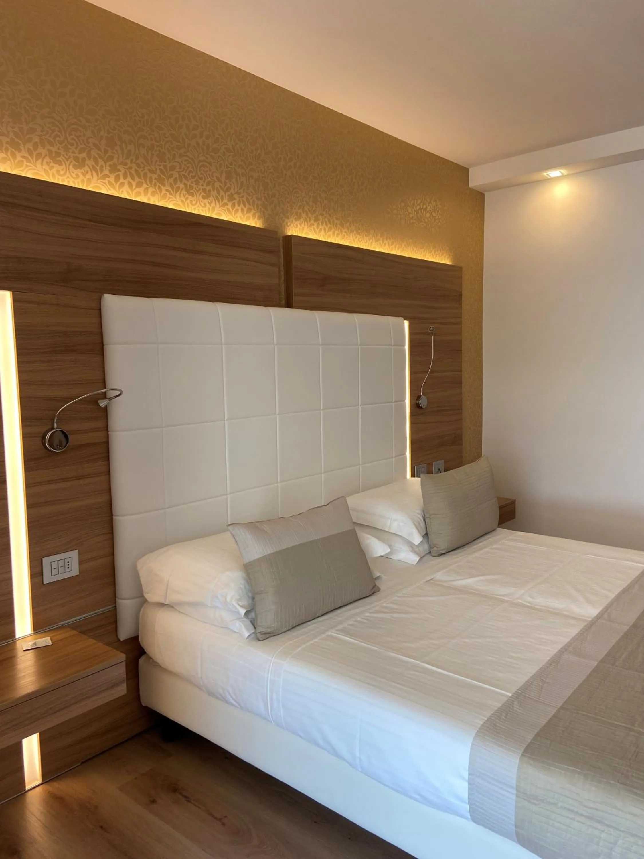  Junior Suite with Balcony in Kriss Internazionale Hotel