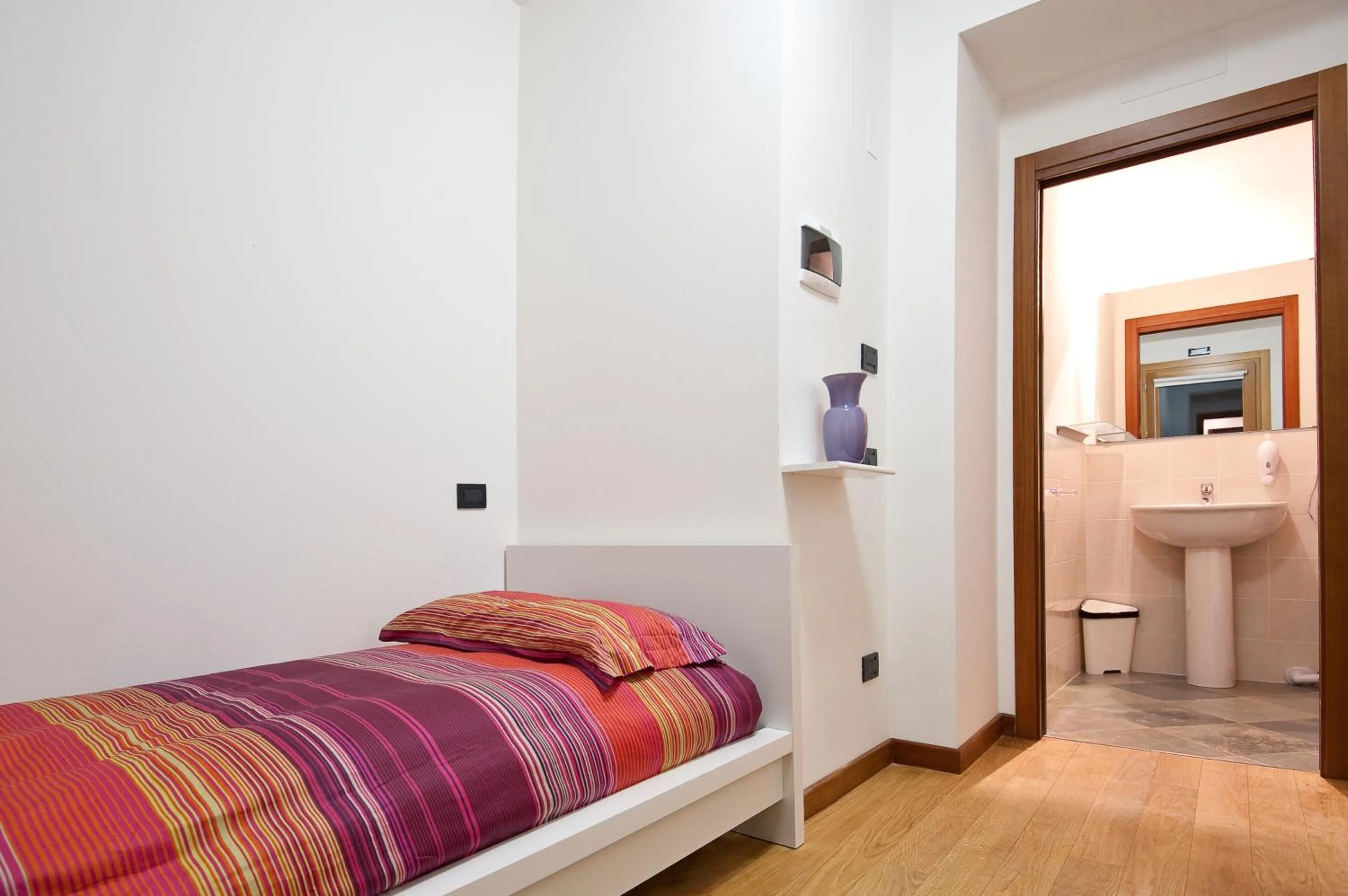 Photo of the whole room, Bed in La Casa di Linda