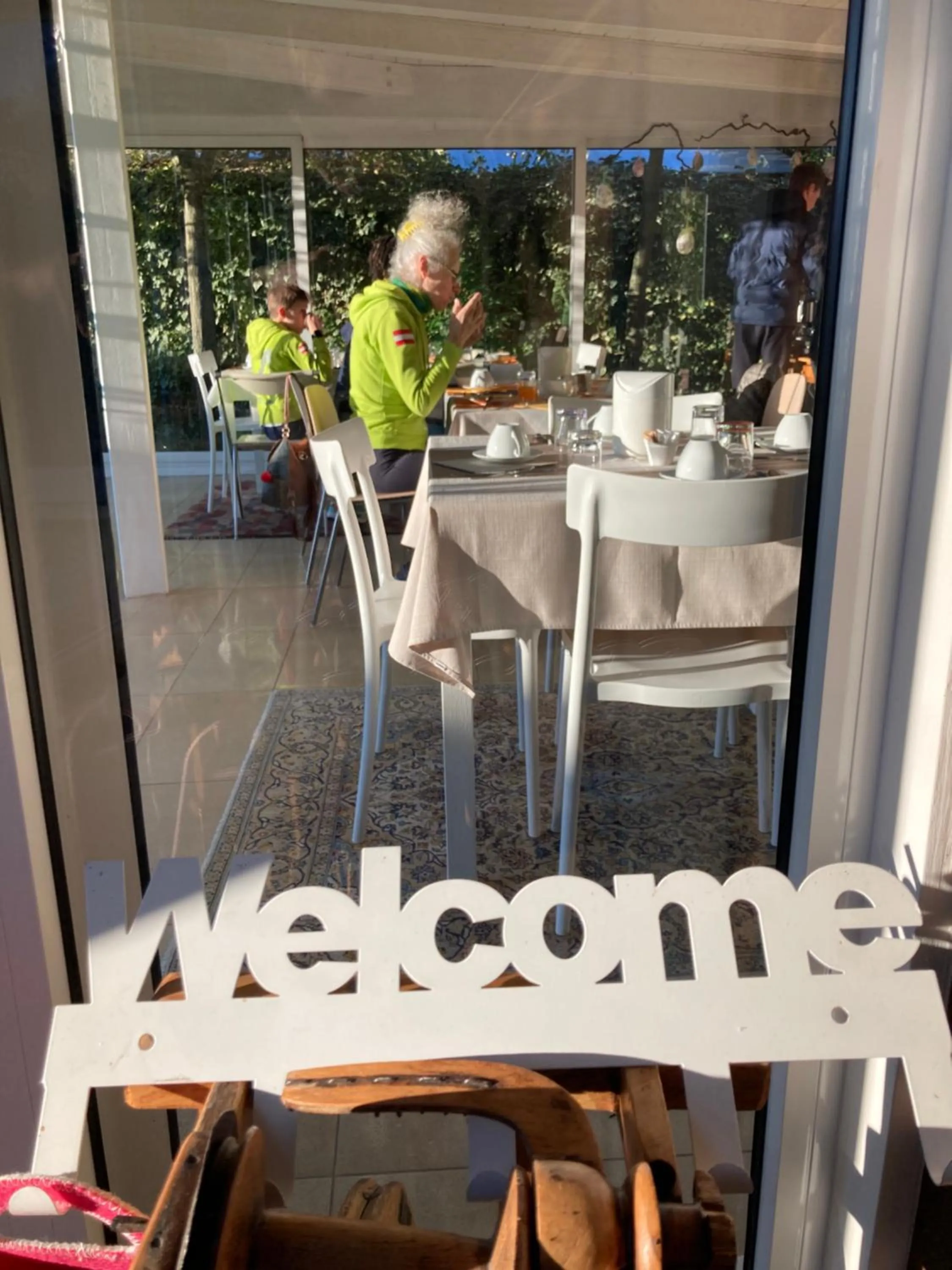 group of guests in La Casa di Linda