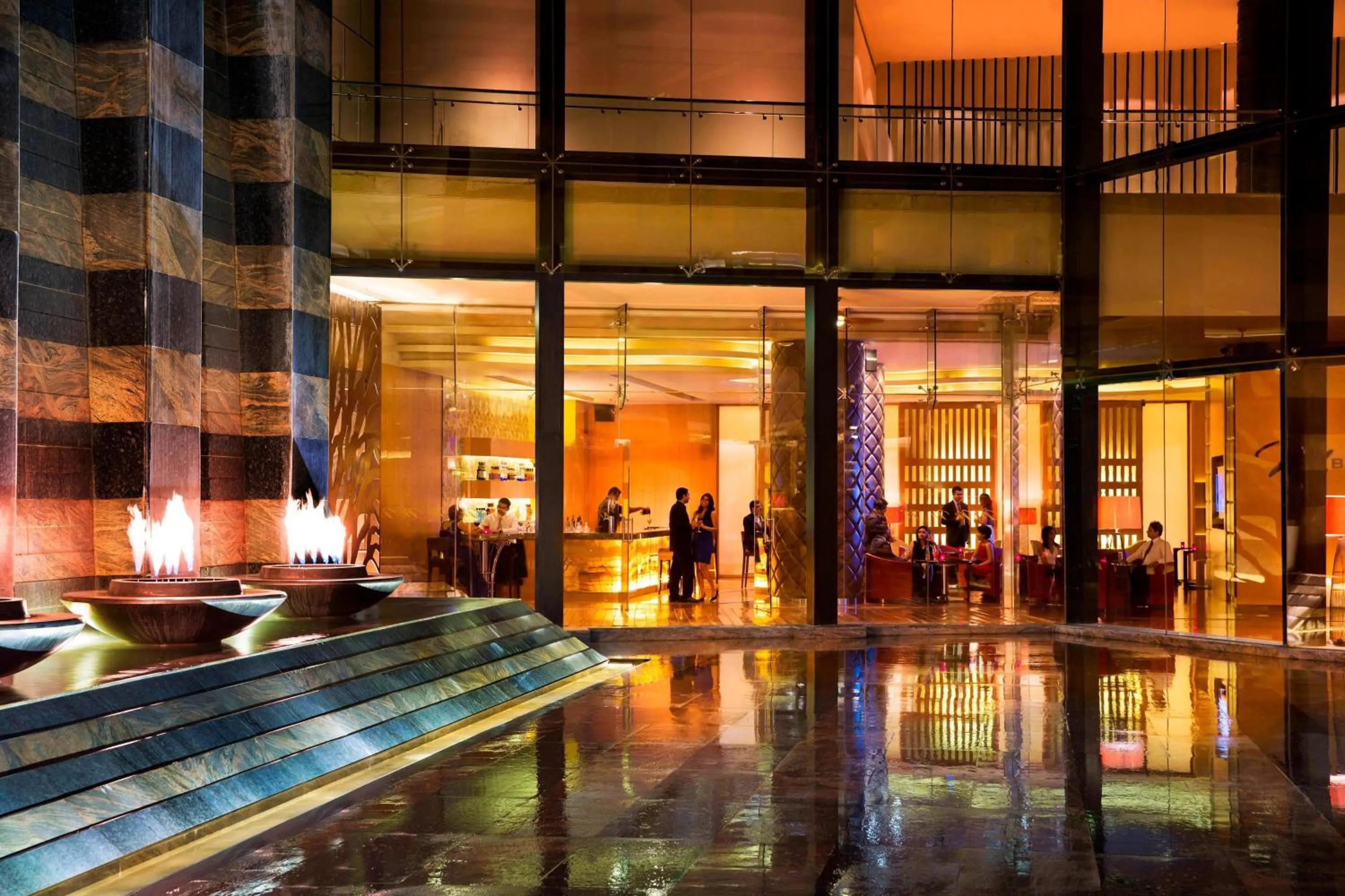 Lounge or bar in Bengaluru Marriott Hotel Whitefield