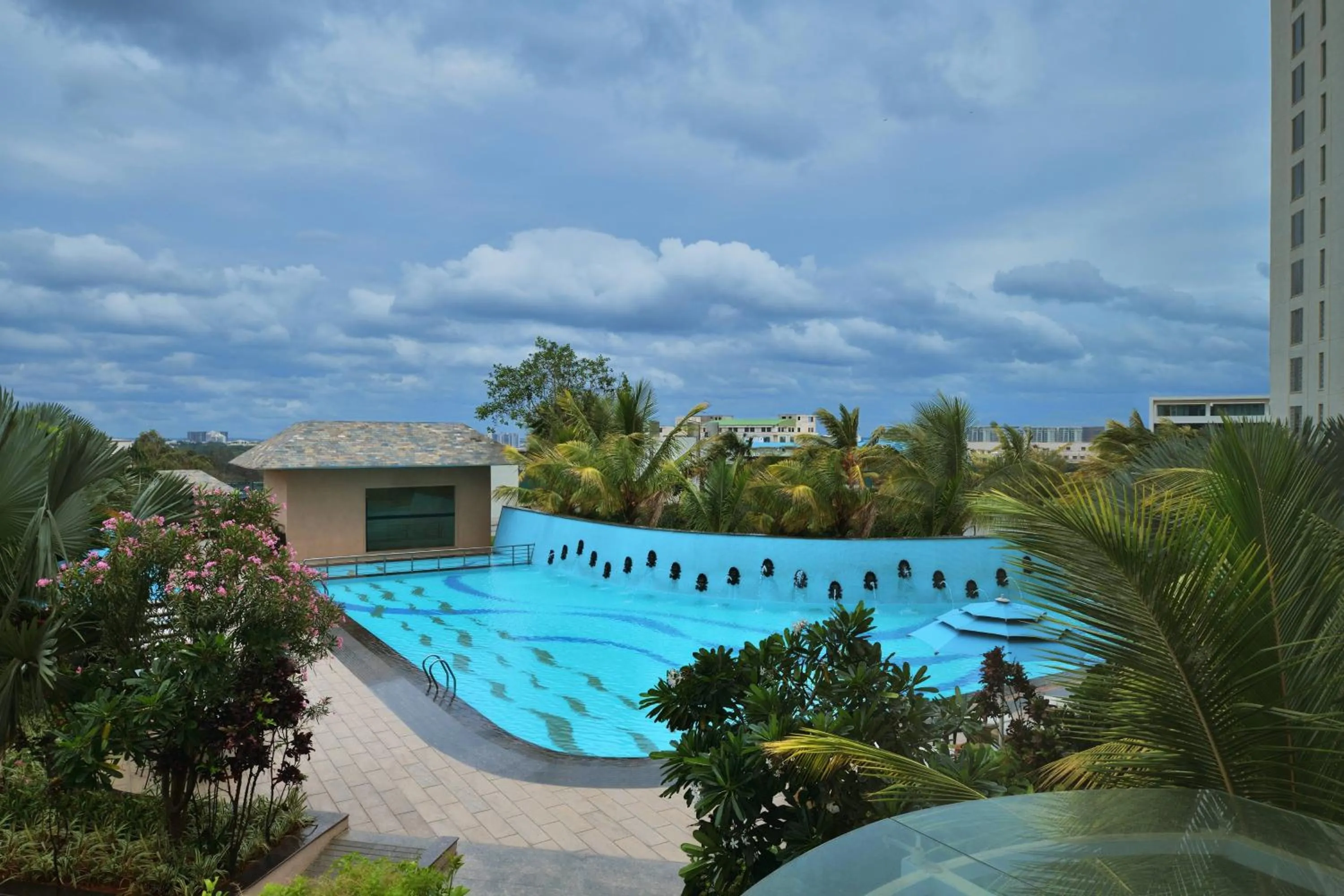 Swimming pool in Bengaluru Marriott Hotel Whitefield