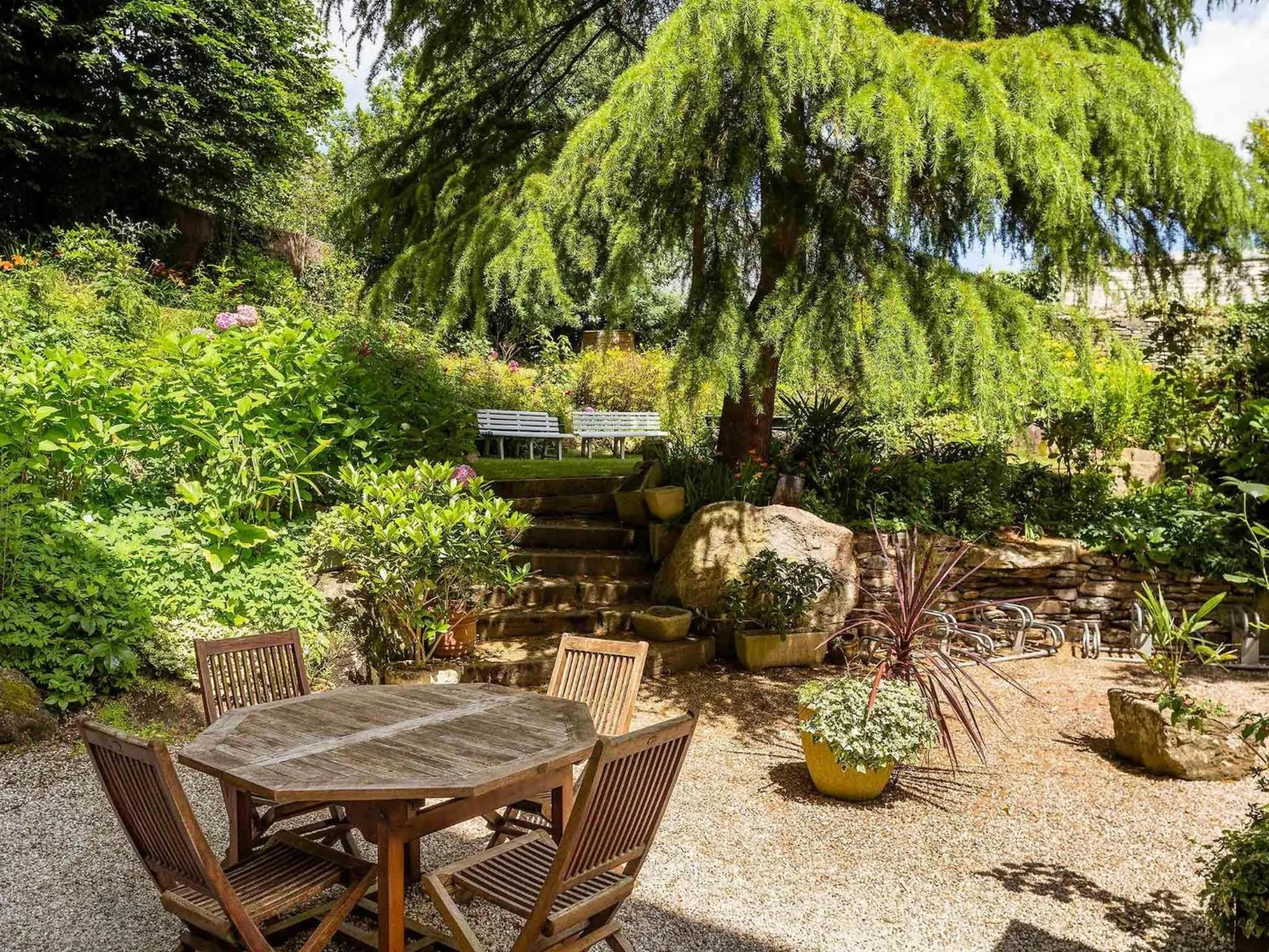 Lounge or bar in ibis Lannion