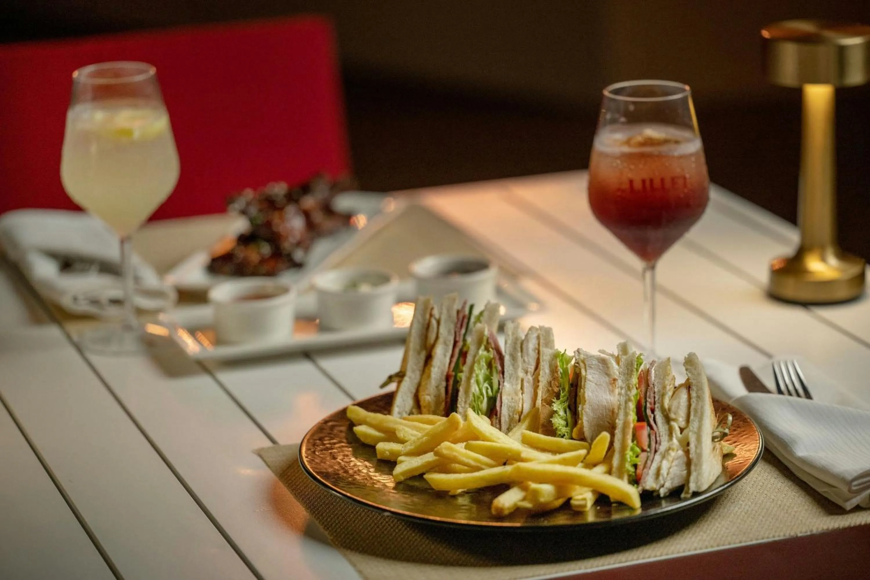 Lounge or bar in The Ritz-Carlton Abu Dhabi, Grand Canal