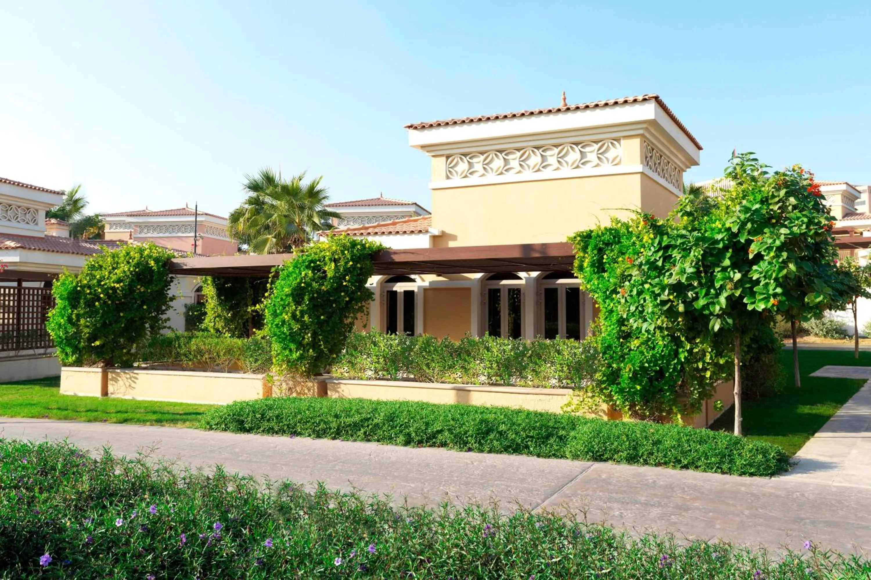 Property building in The Ritz-Carlton Abu Dhabi, Grand Canal