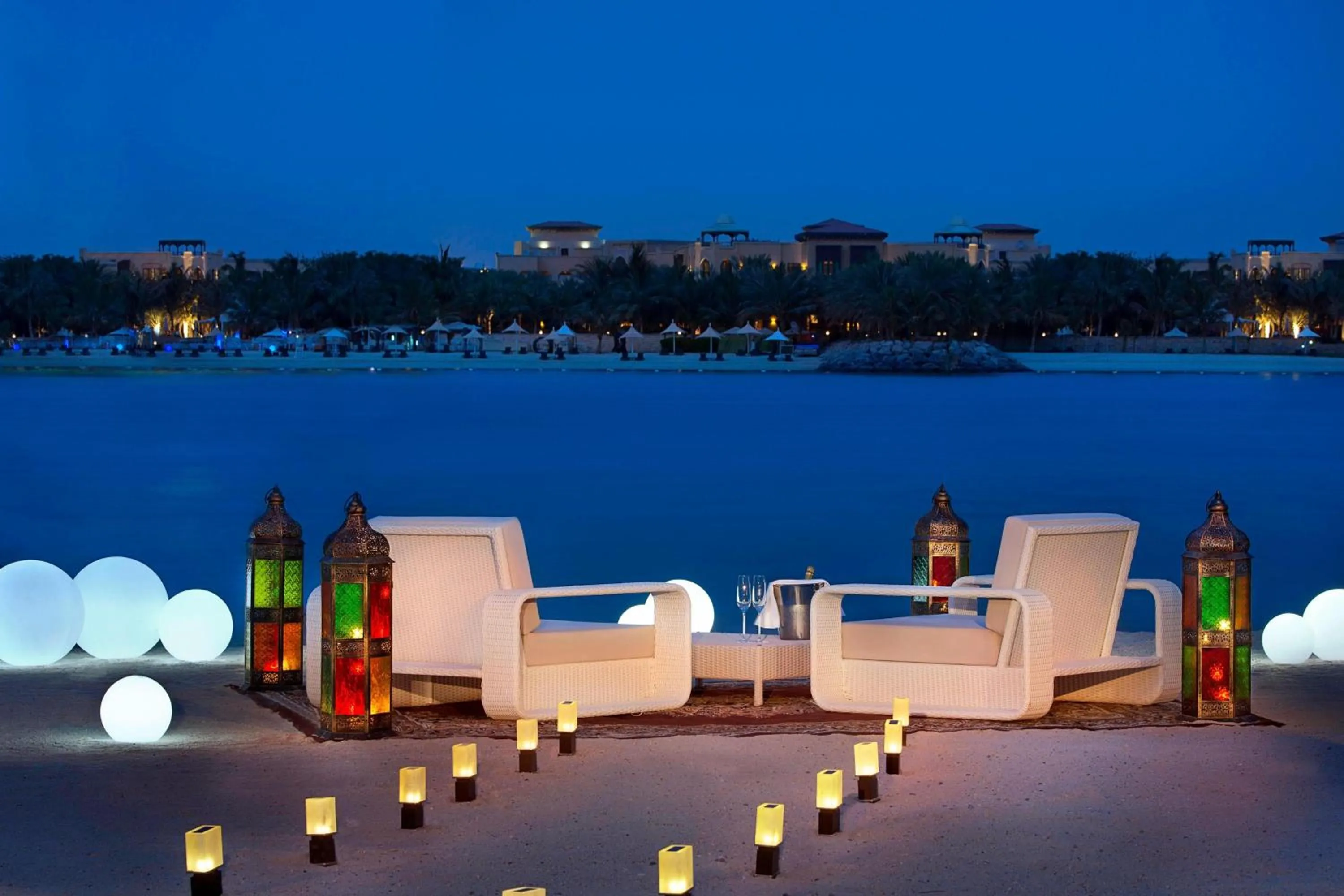 Beach in The Ritz-Carlton Abu Dhabi, Grand Canal