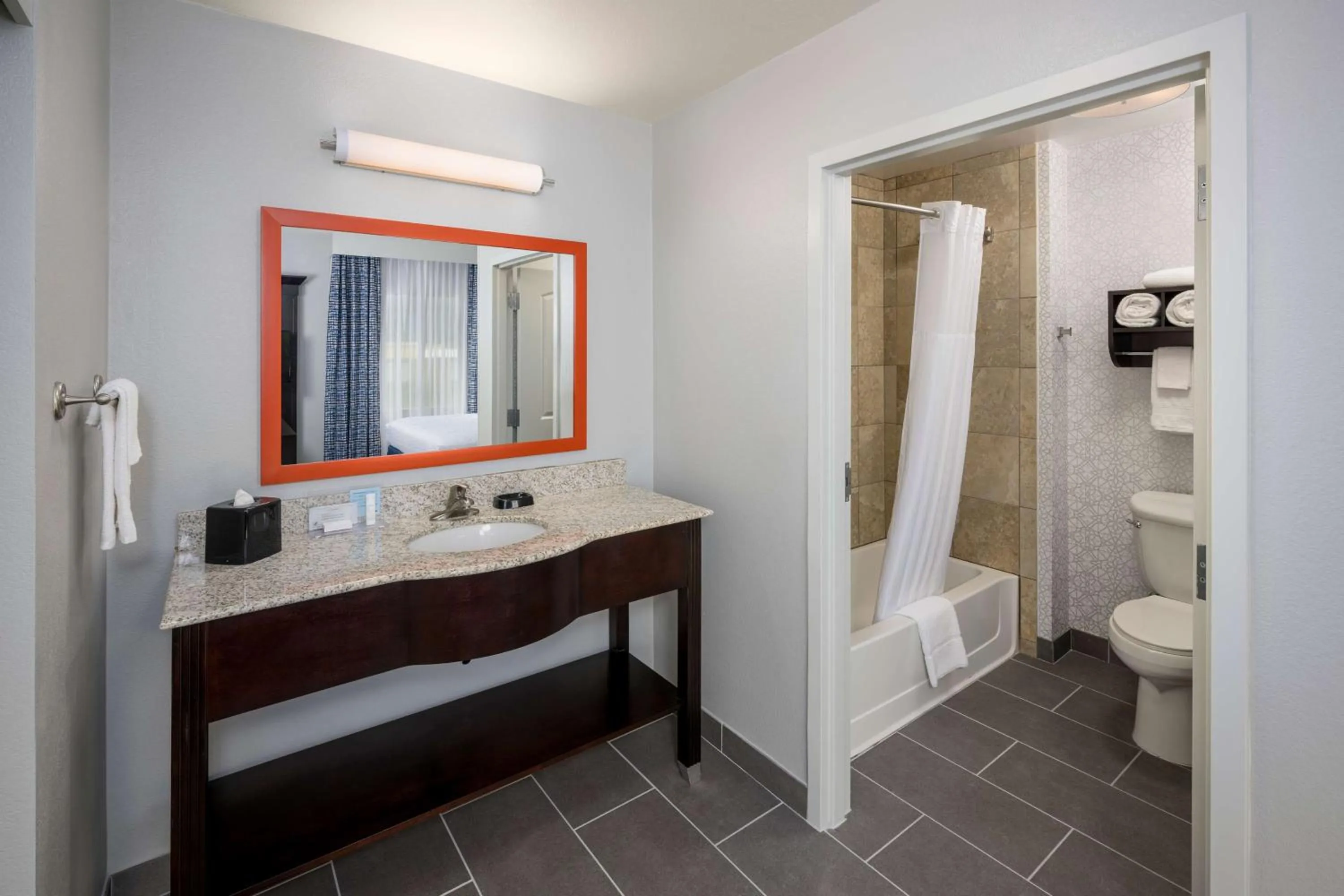 Bathroom, Bed in Hampton Inn & Suites Phoenix North/Happy Valley