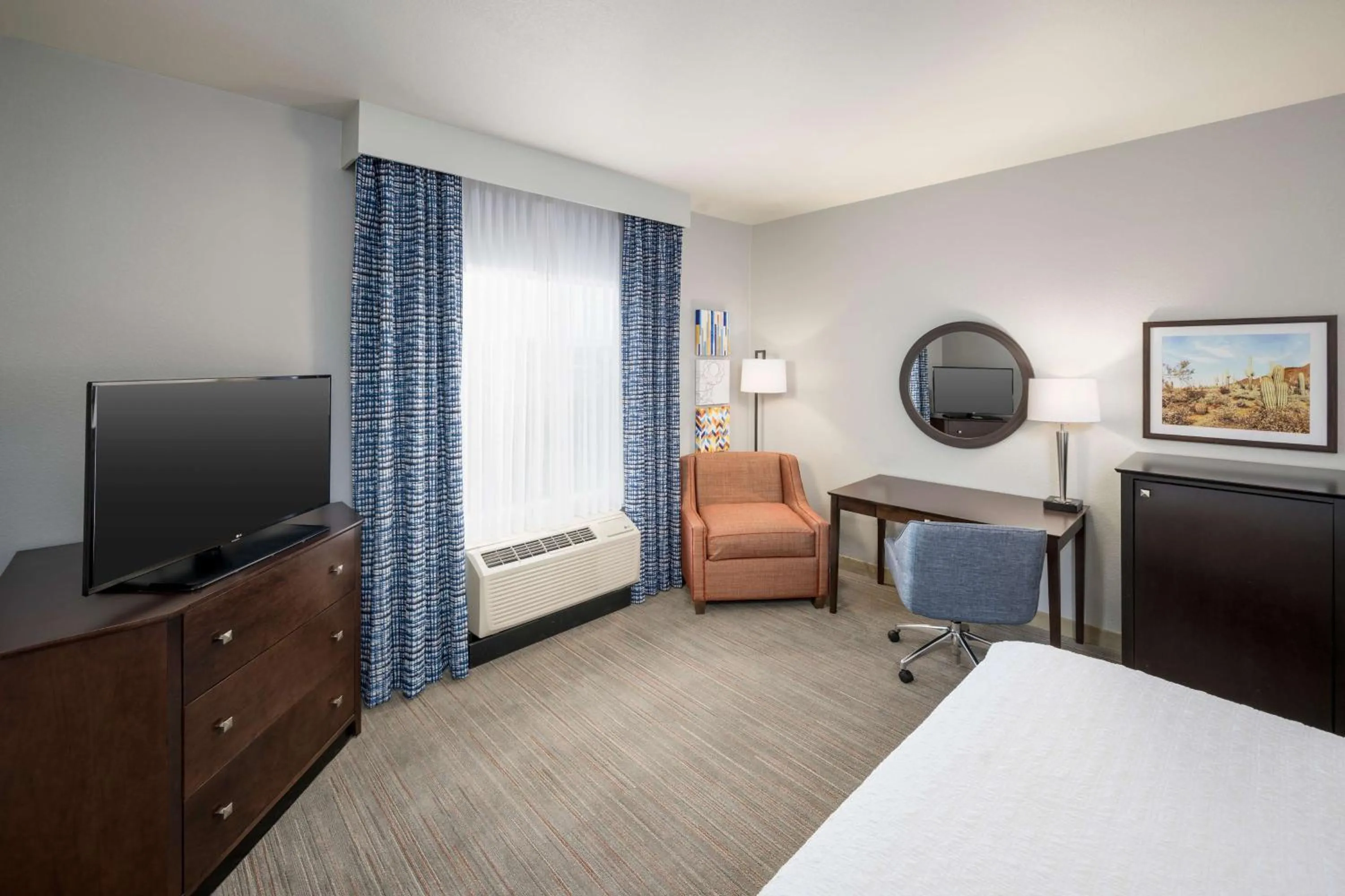 Bedroom, Bed in Hampton Inn & Suites Phoenix North/Happy Valley