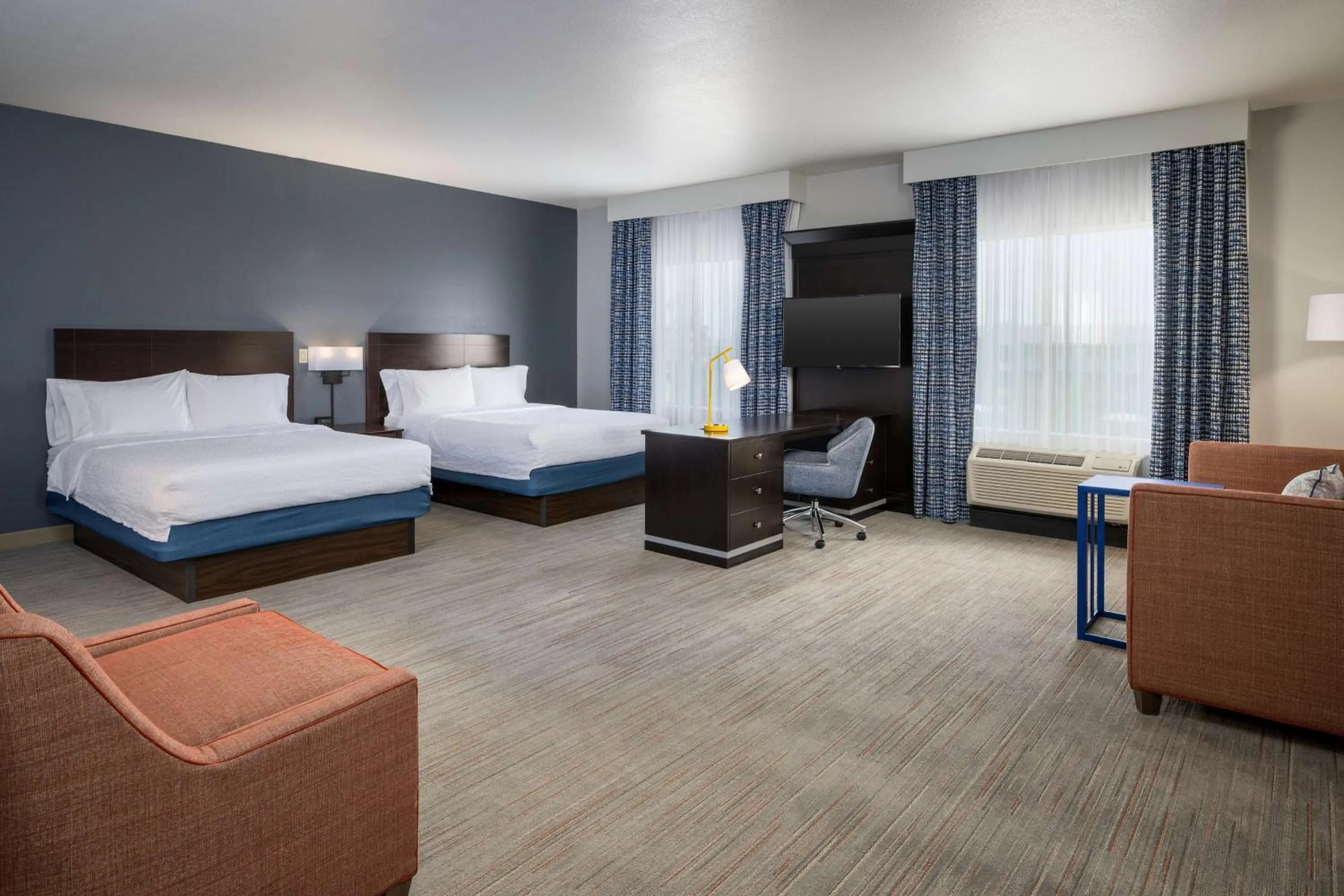 Living room, Bed in Hampton Inn & Suites Phoenix North/Happy Valley