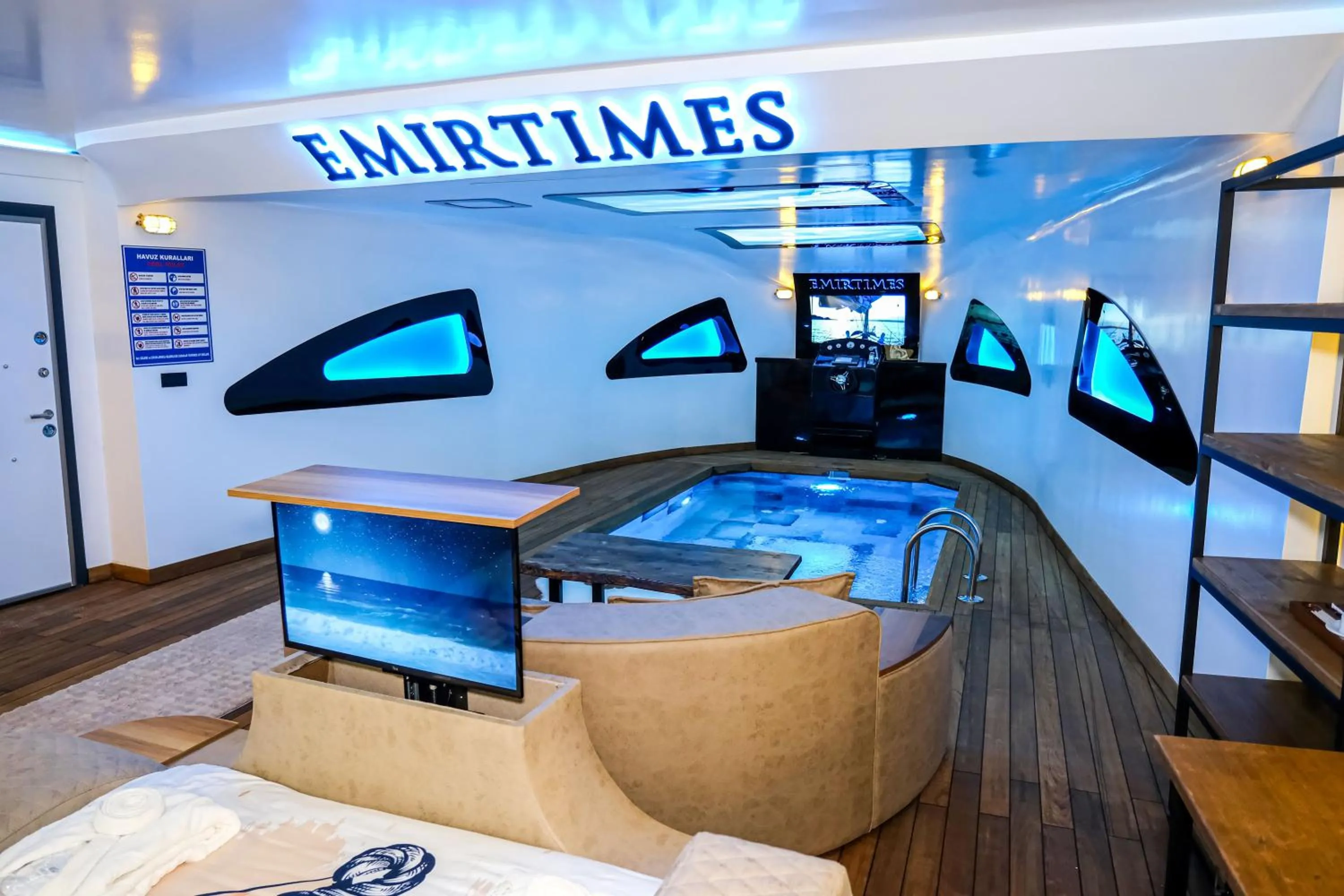 TV and multimedia in Emirtimes Hotel&Spa - Tuzla