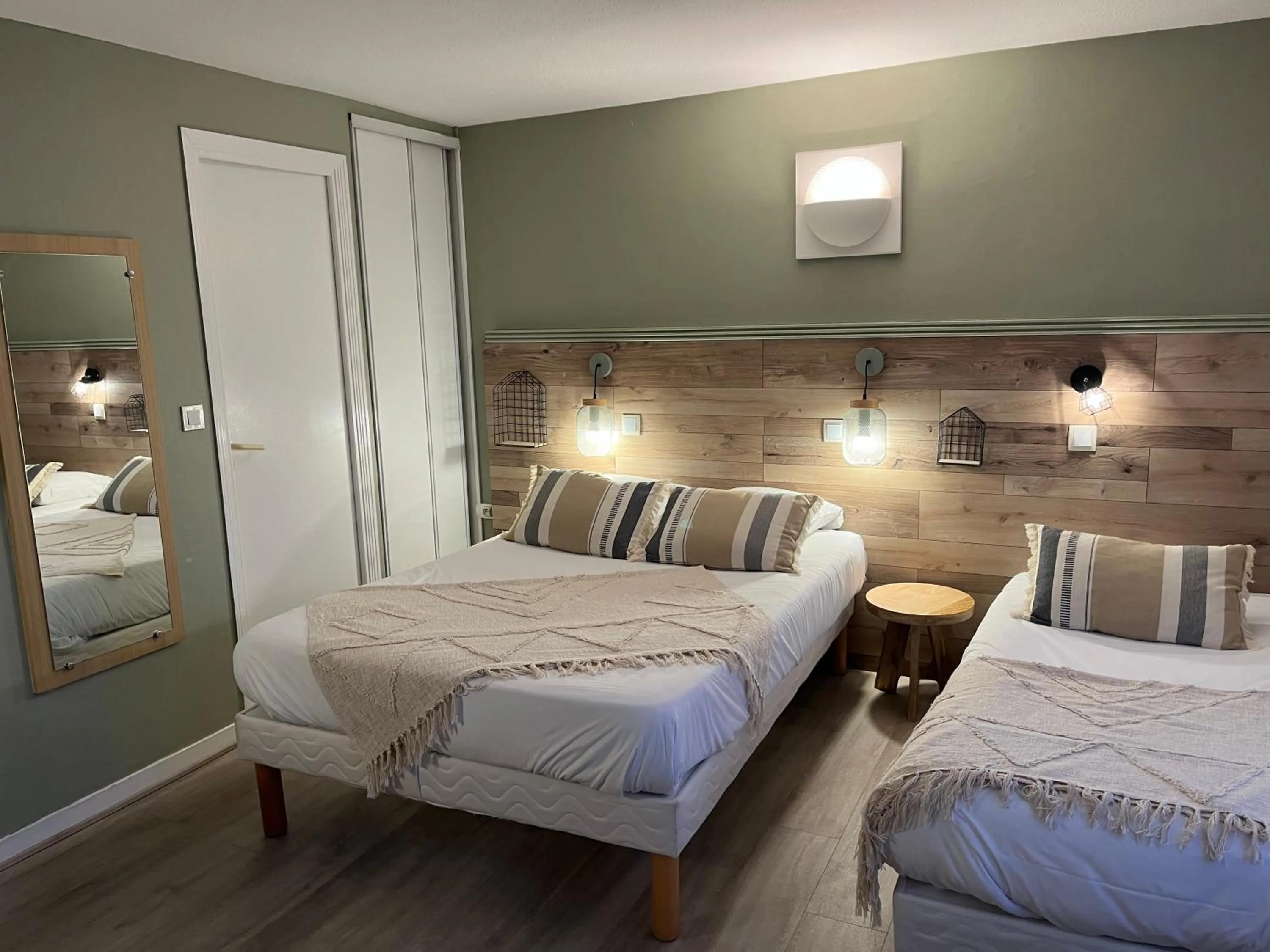 Bed in L'Acadie Brasserie Plage