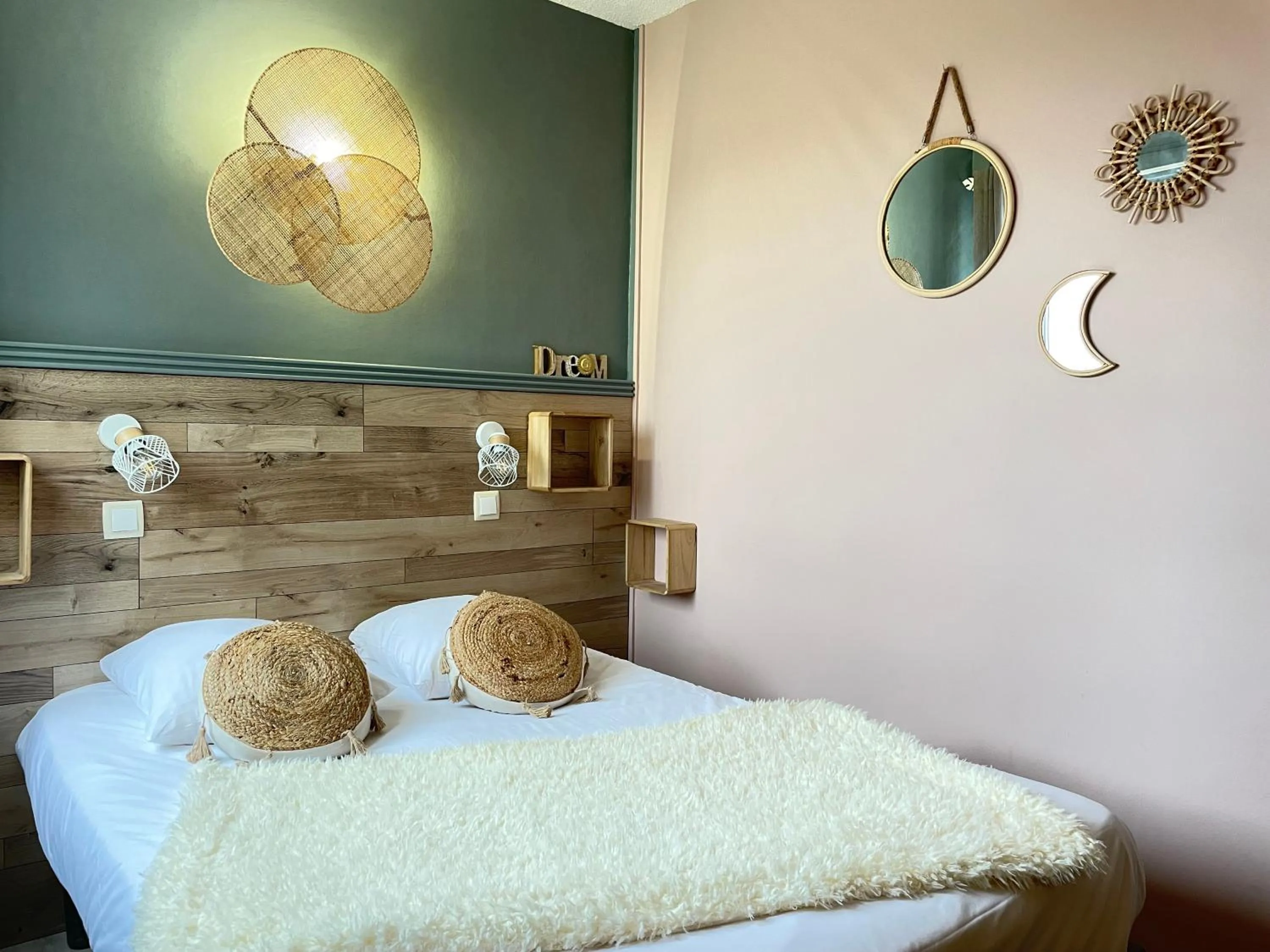 Bed in L'Acadie Brasserie Plage