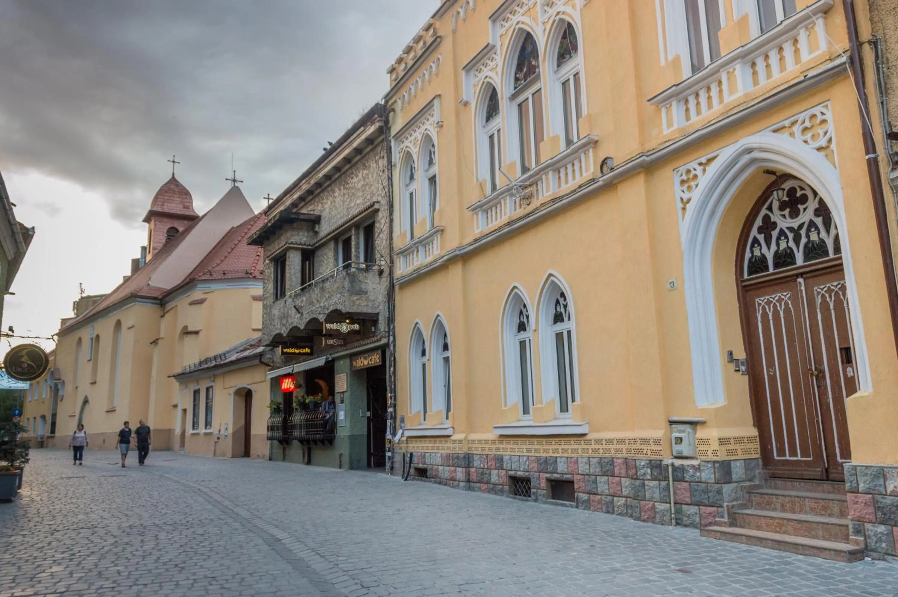 Facade/entrance in Aki Apartment