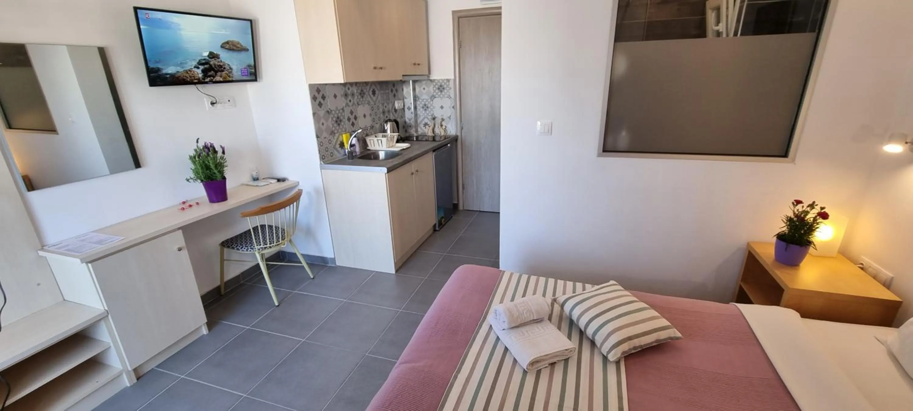 TV and multimedia, Bed in Ammos Hotel