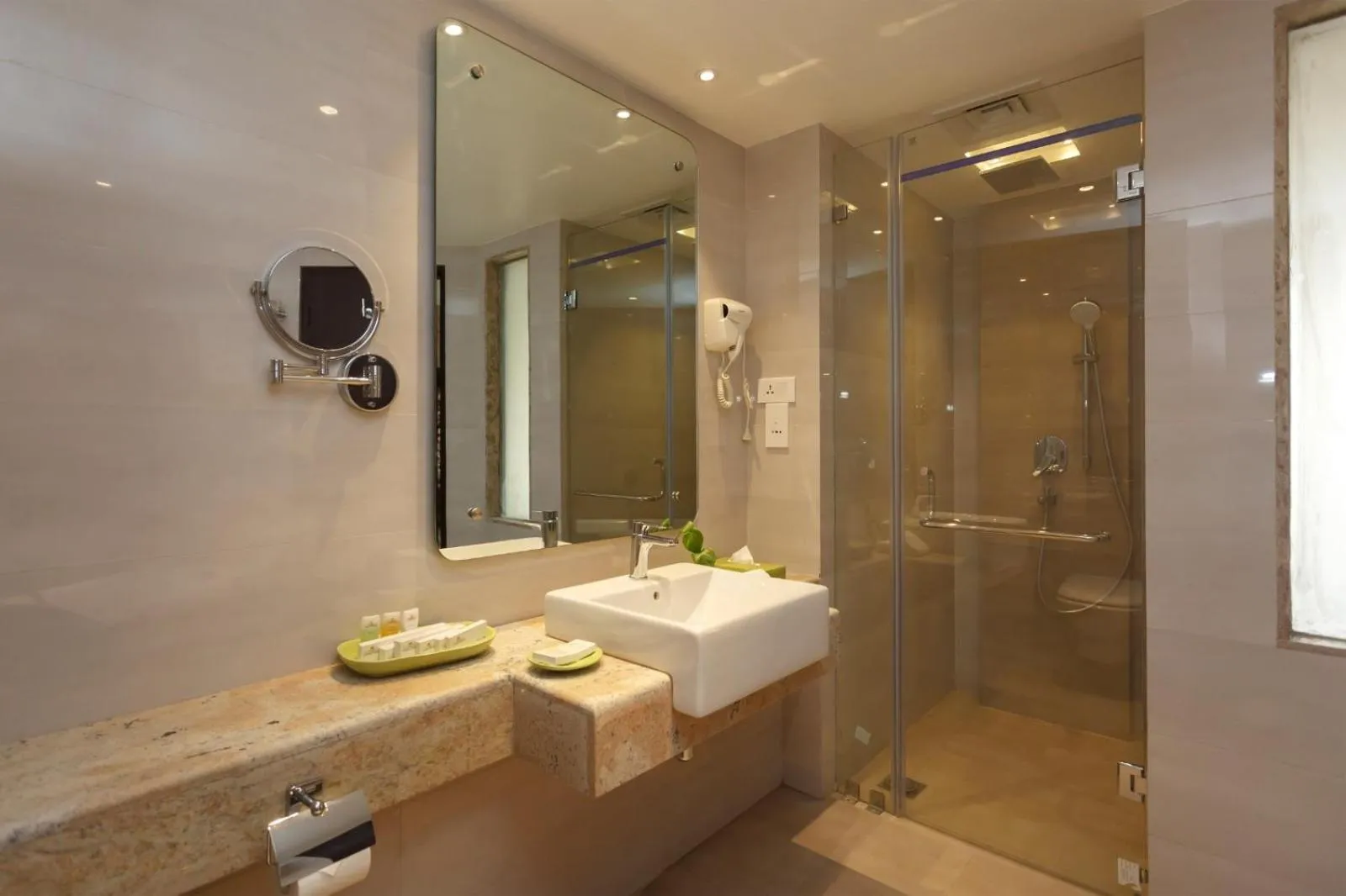 Bathroom in Hotel Crowne Imperial