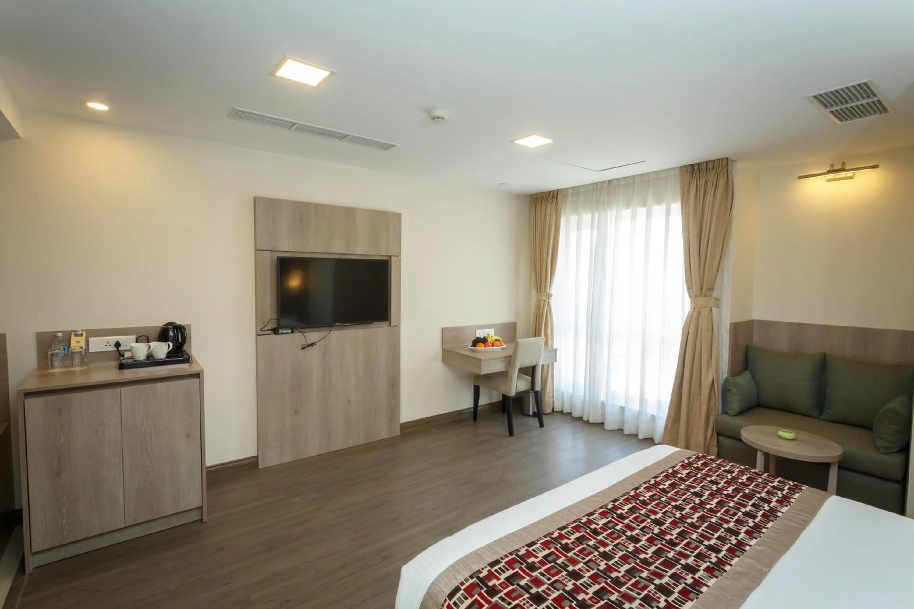 Bedroom, Bed in Hotel Crowne Imperial