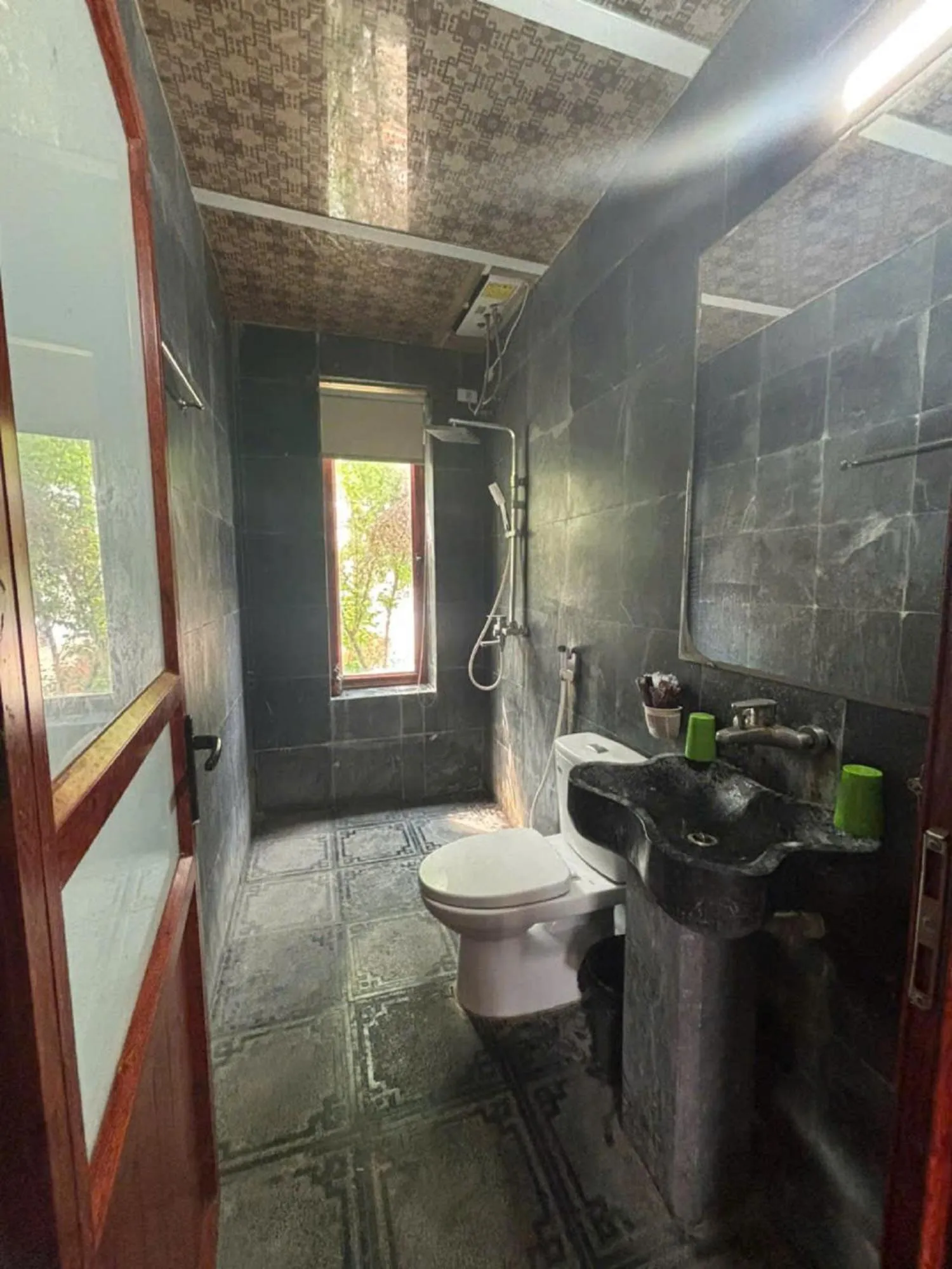 Shower in Hang Mua Homestay