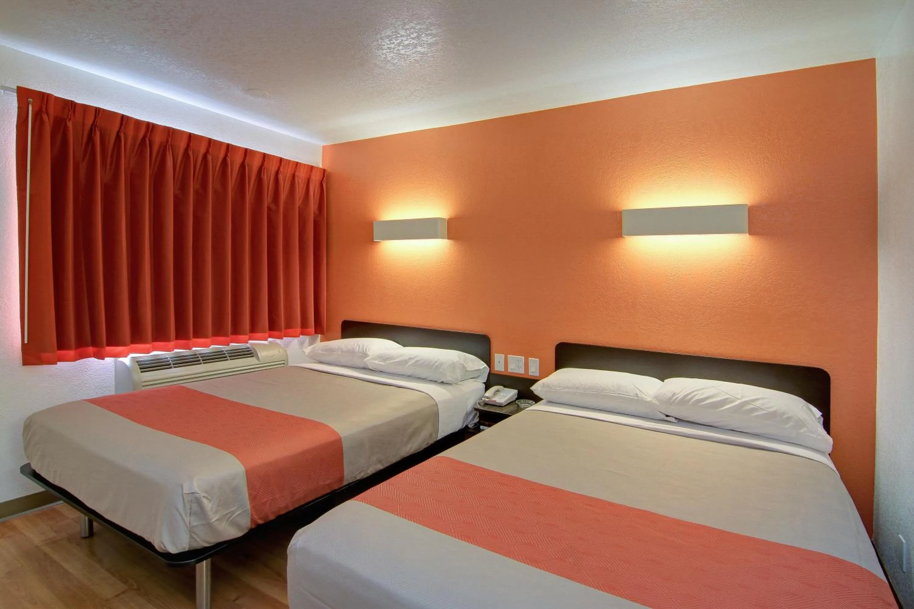 Bed in Motel 6 Old town Scottsdale Fashion Square