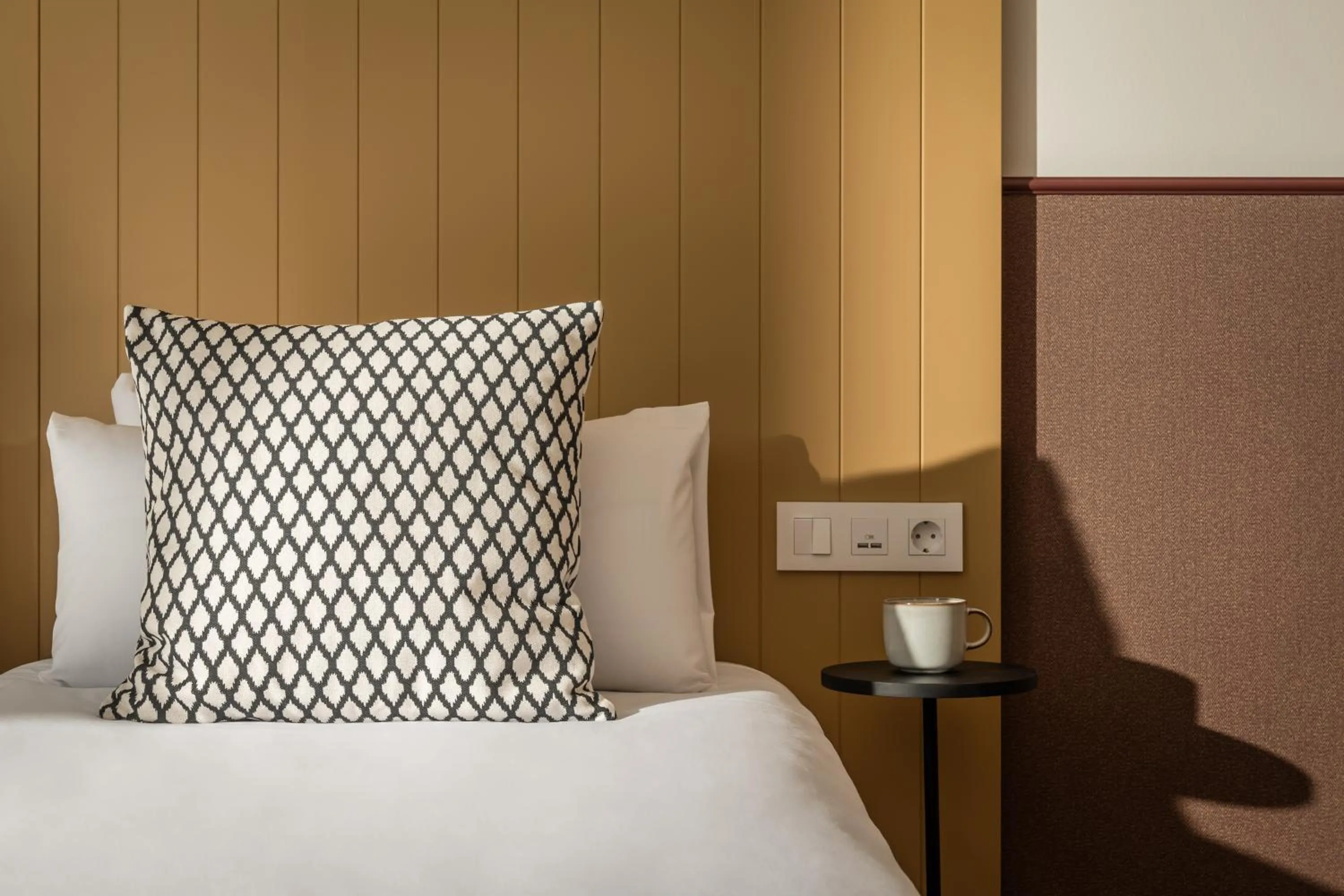 Shower, Bed in BYPILLOW Ramblas