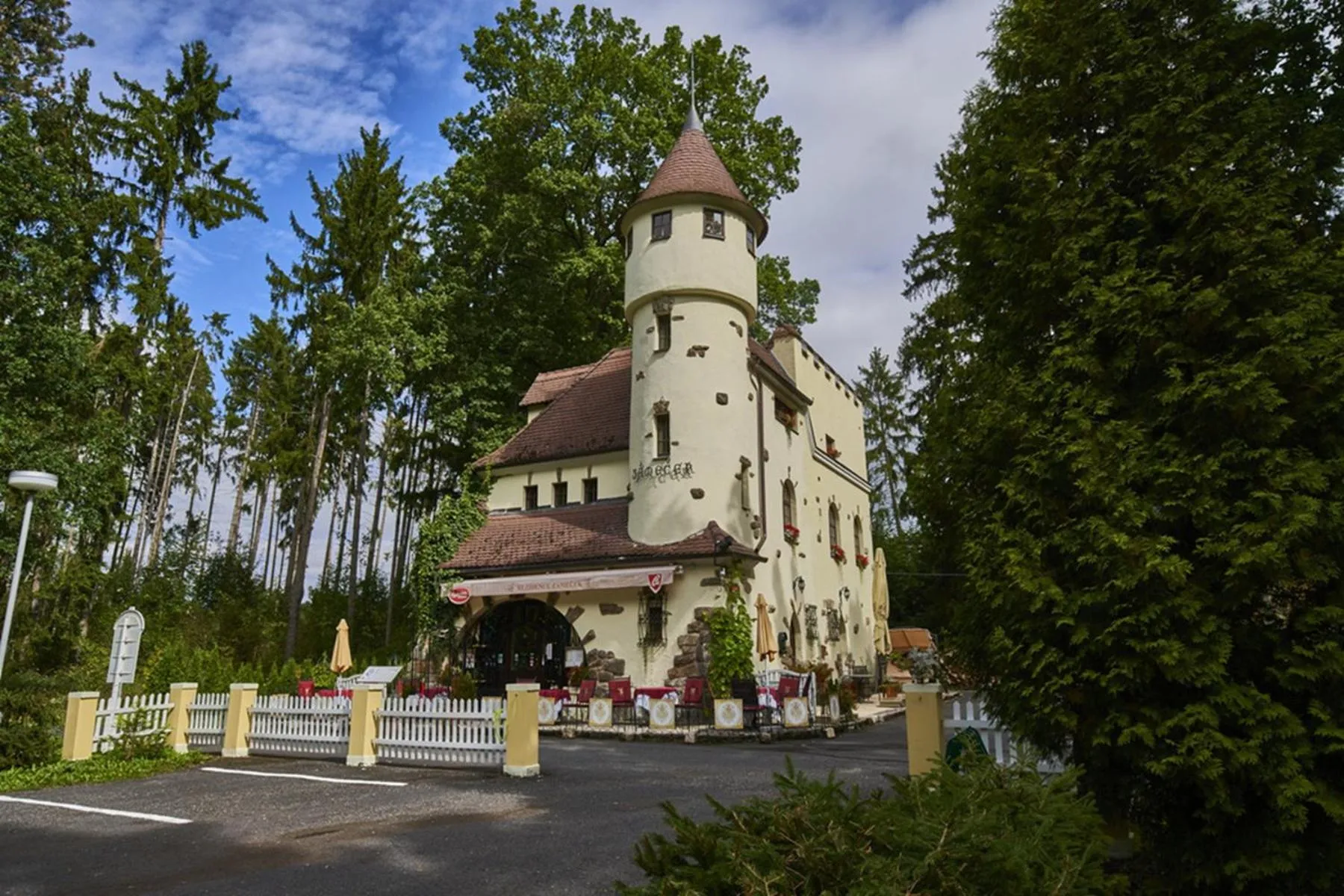 Property building in Rezidence Zámeček - Boutique Hotel