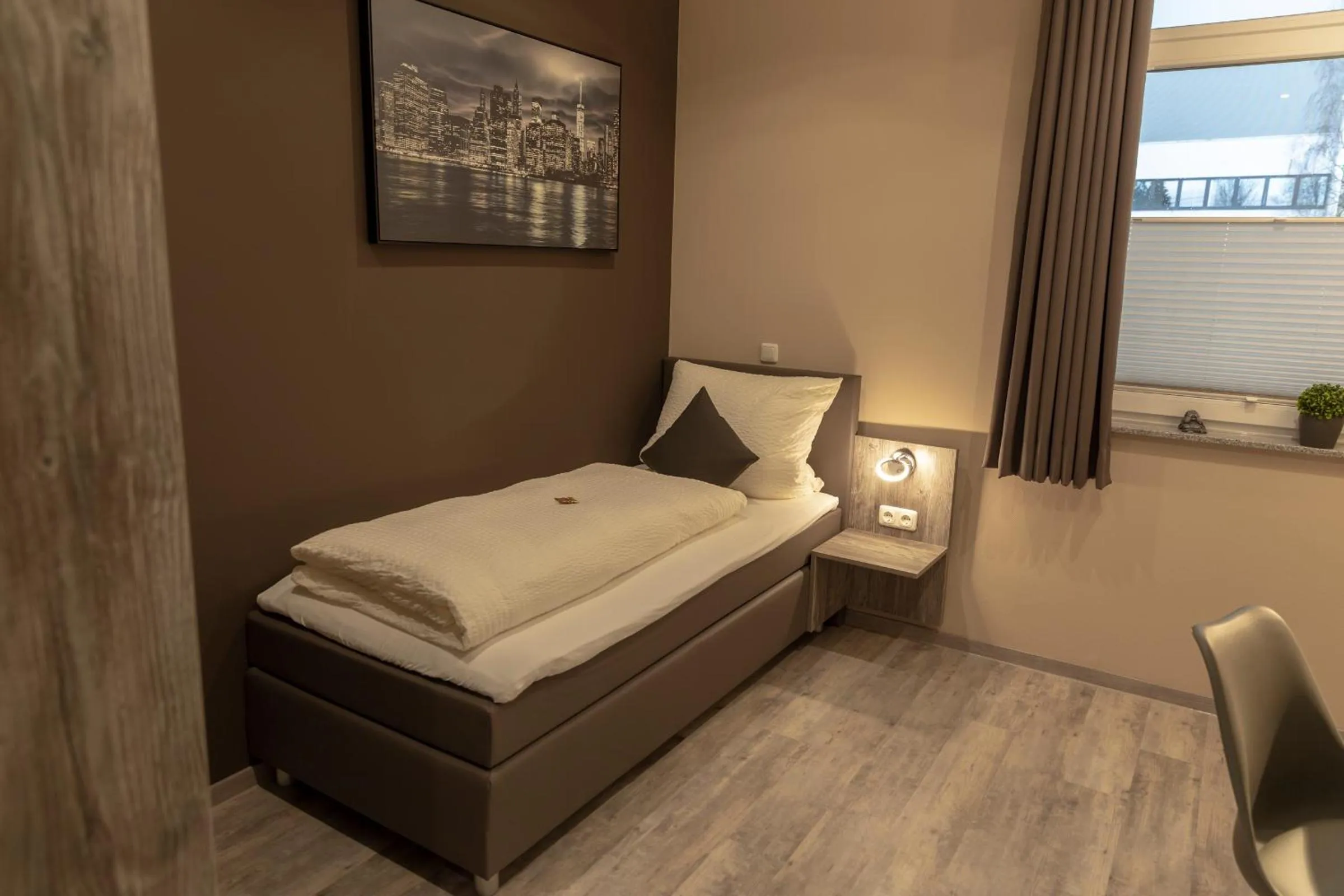 Photo of the whole room, Bed in Mey Hotel