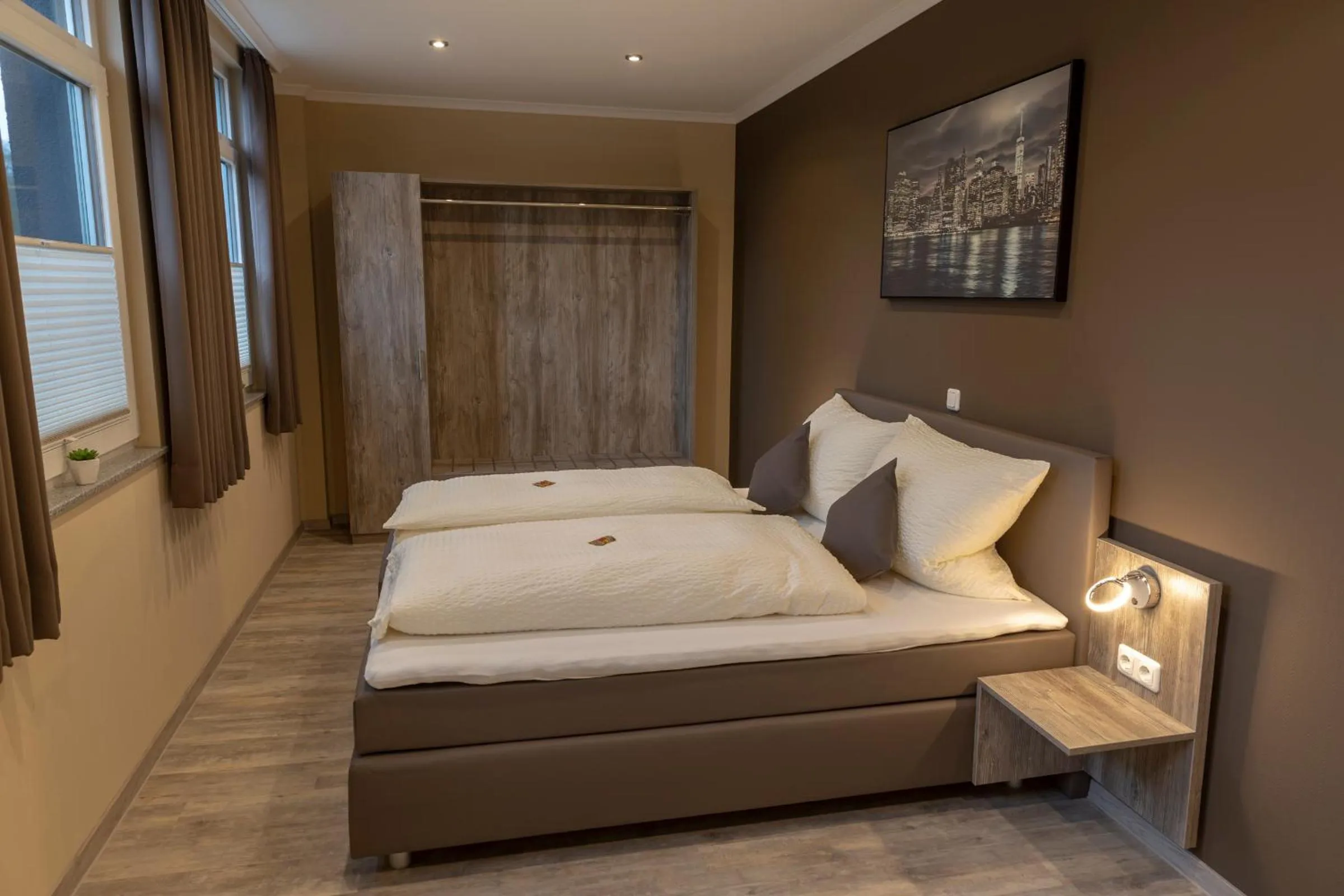 Photo of the whole room, Bed in Mey Hotel