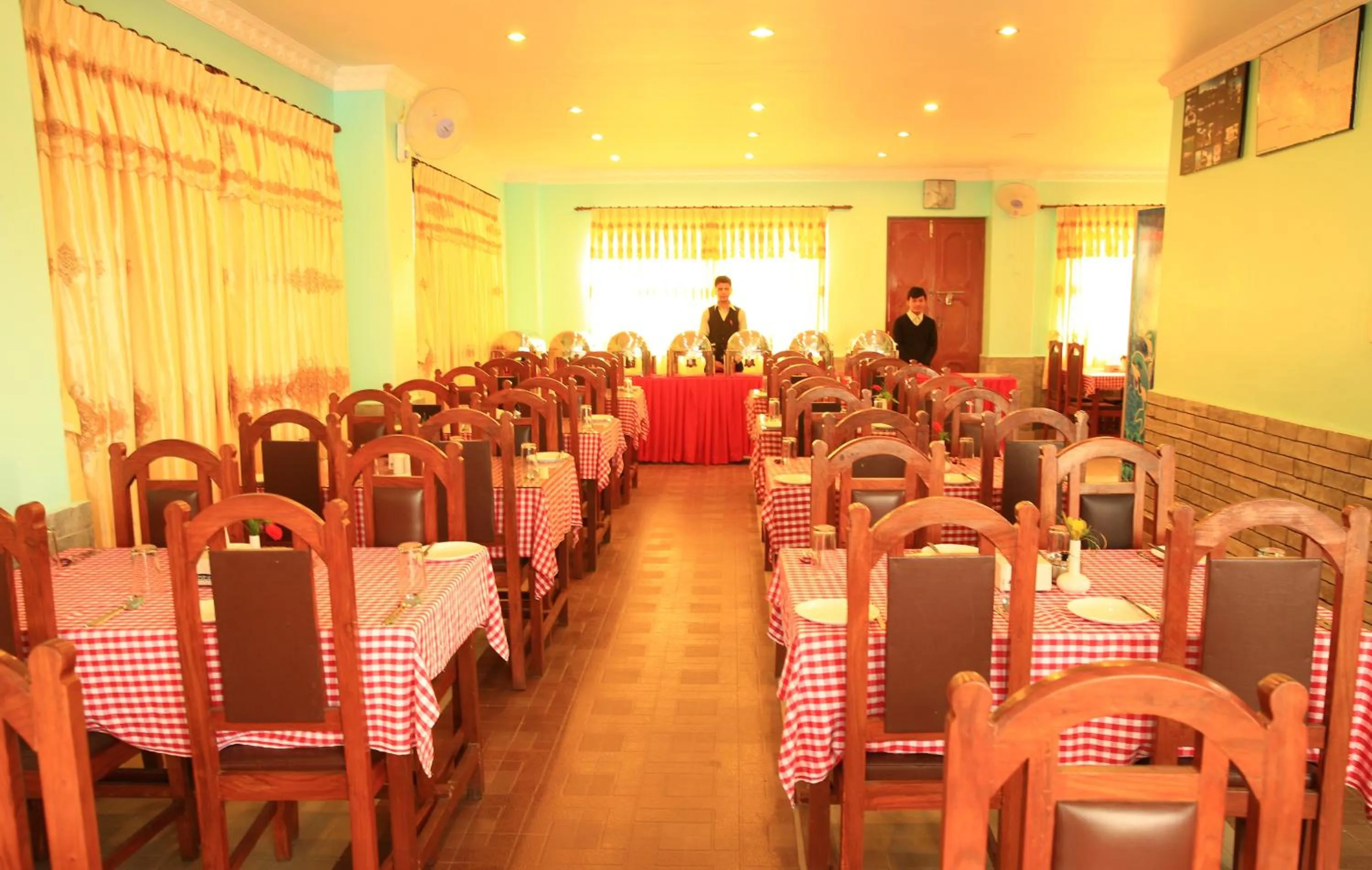 Restaurant/places to eat in Hotel River Park