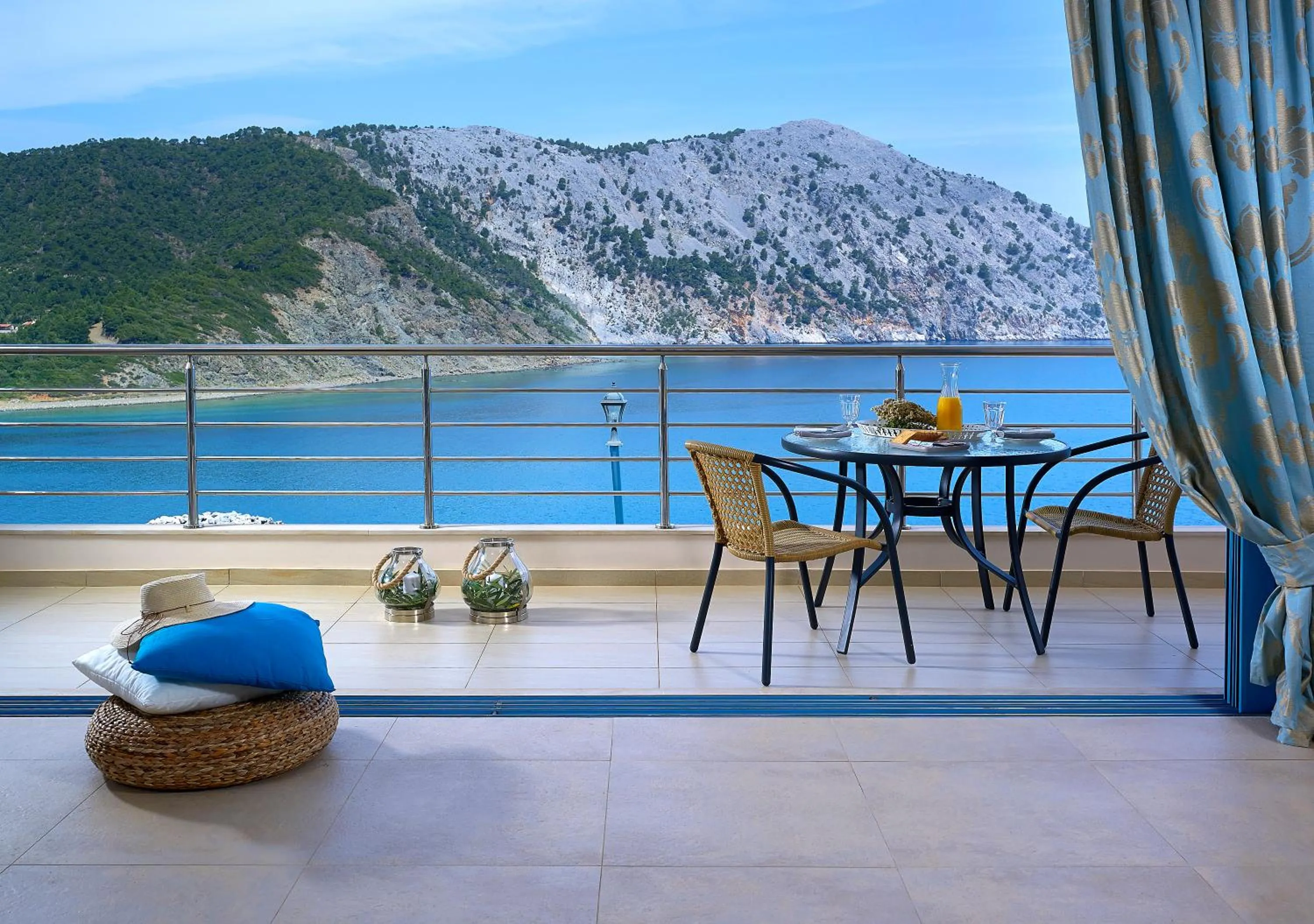 Xenia Residence & Suites