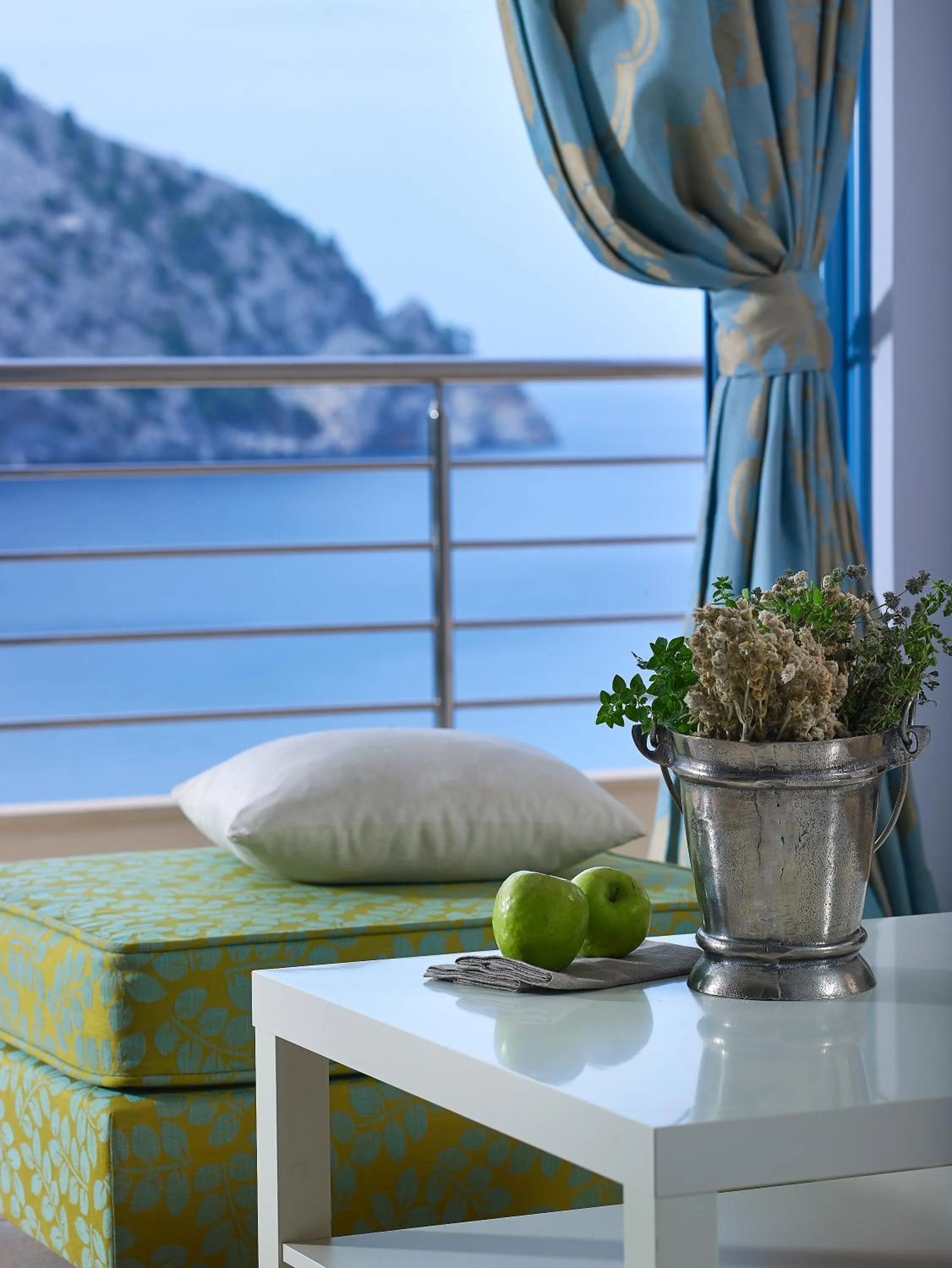 Xenia Residence & Suites