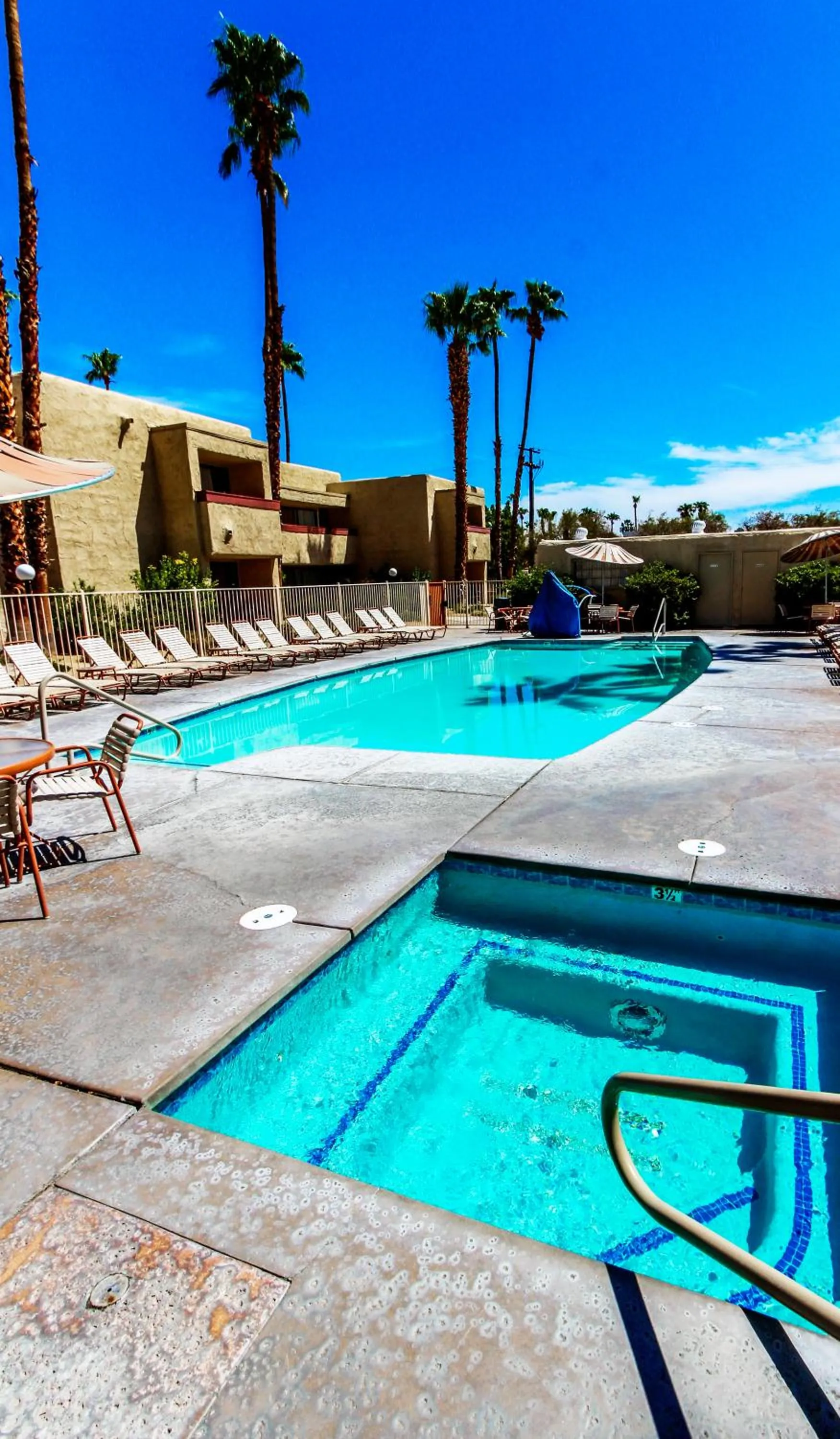 Swimming pool in Desert Vacation Villas