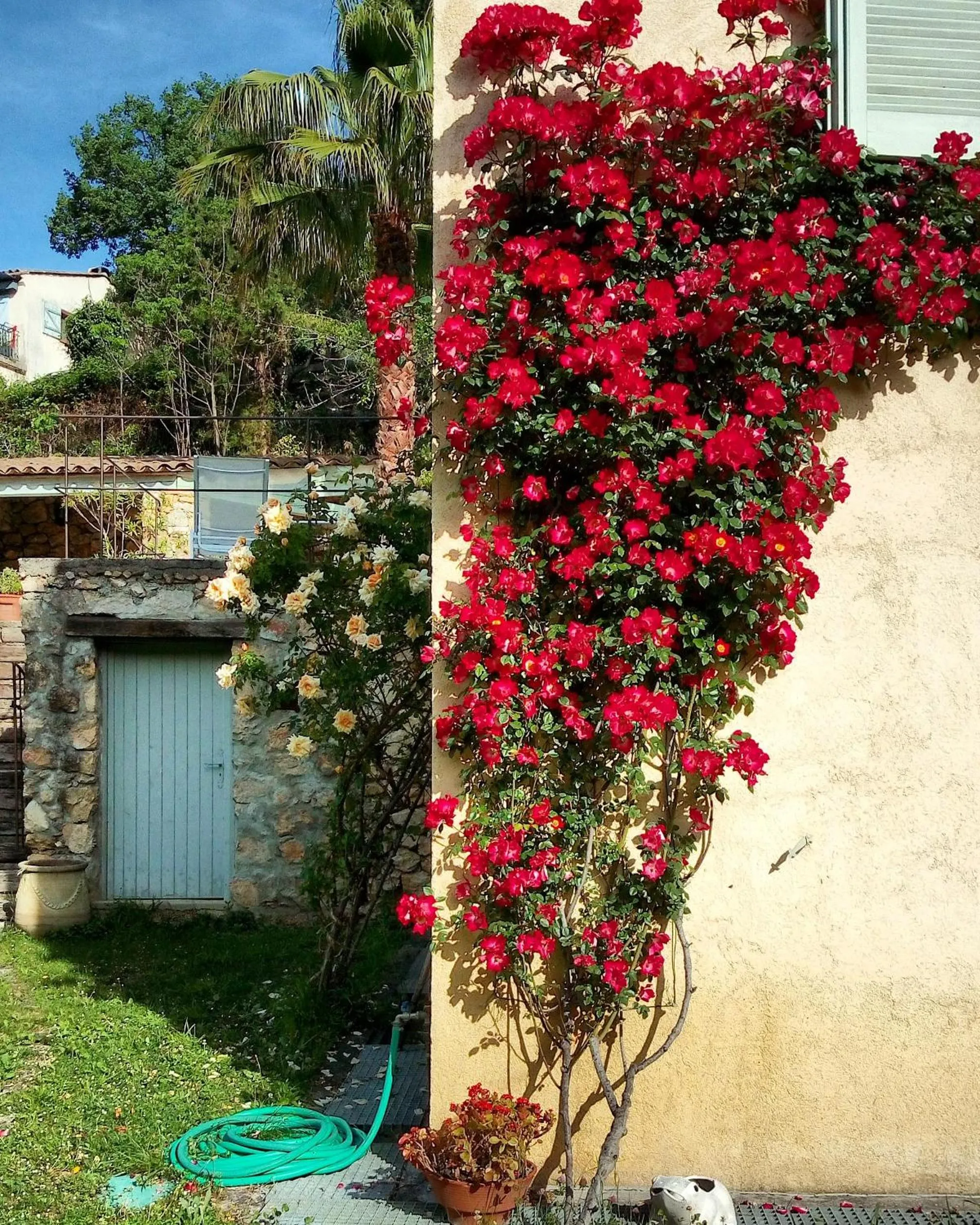 Facade/entrance in Le Mas de FRAYERE