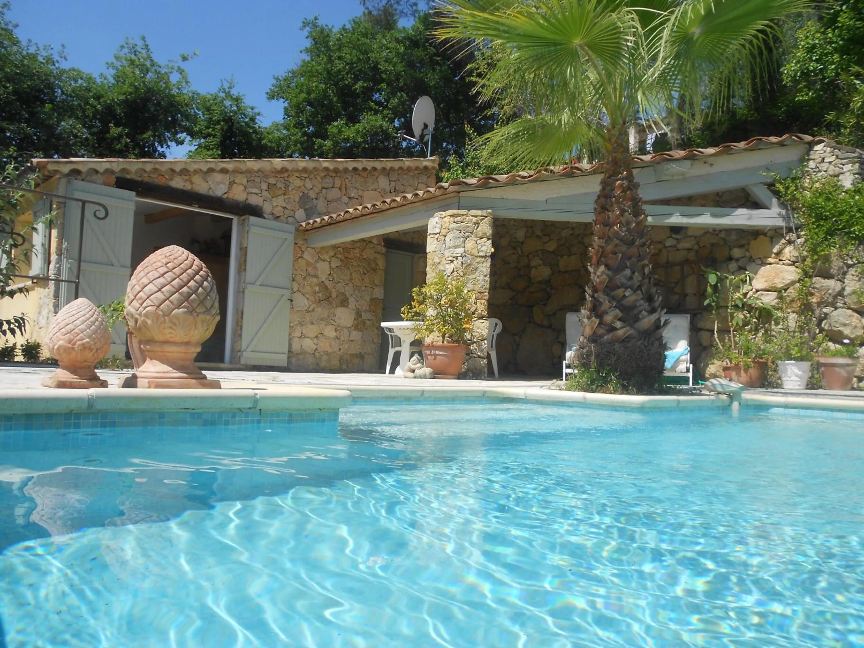 Property building in Le Mas de FRAYERE