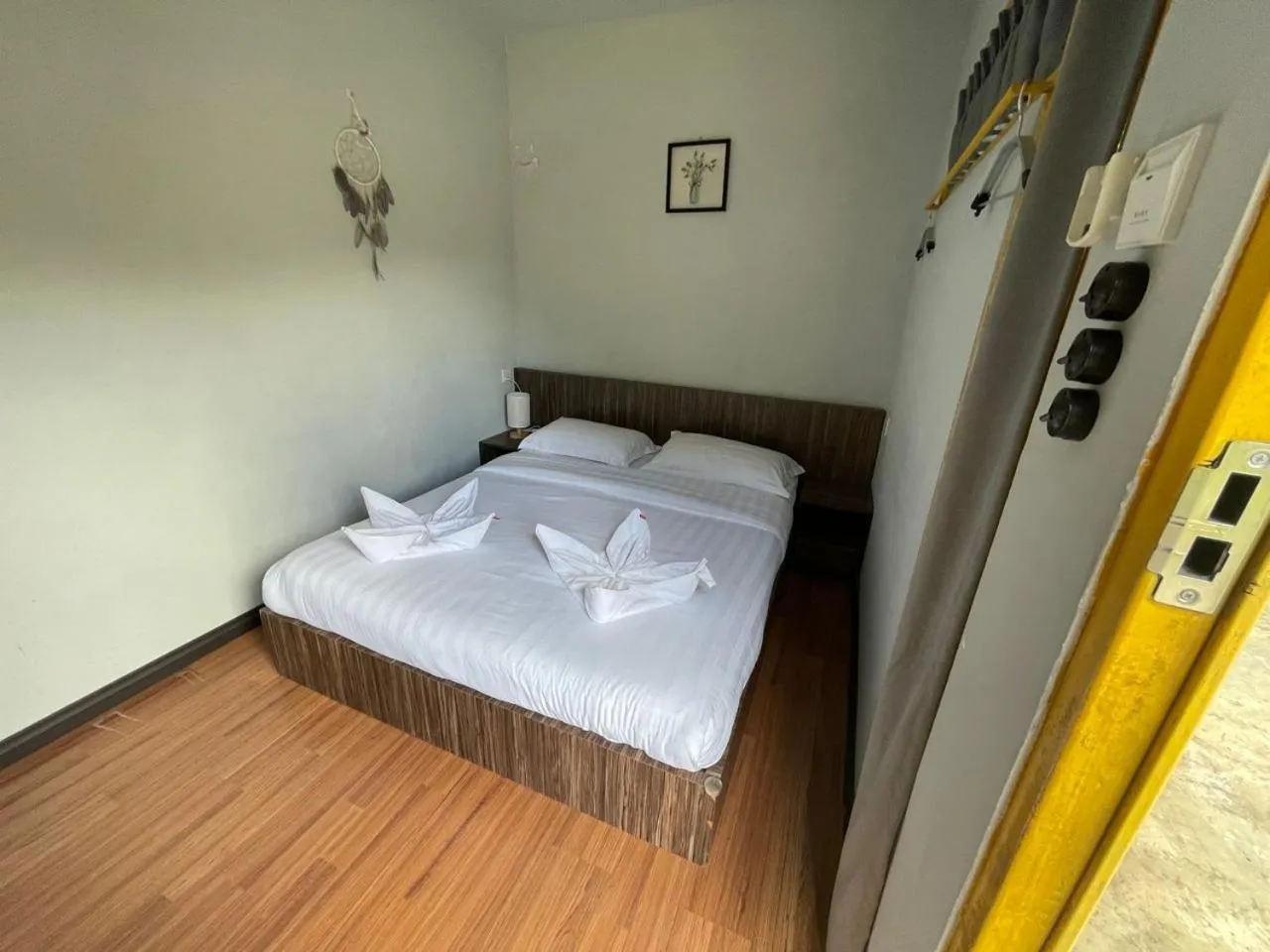 Photo of the whole room, Bed in 7 Inn Semporna