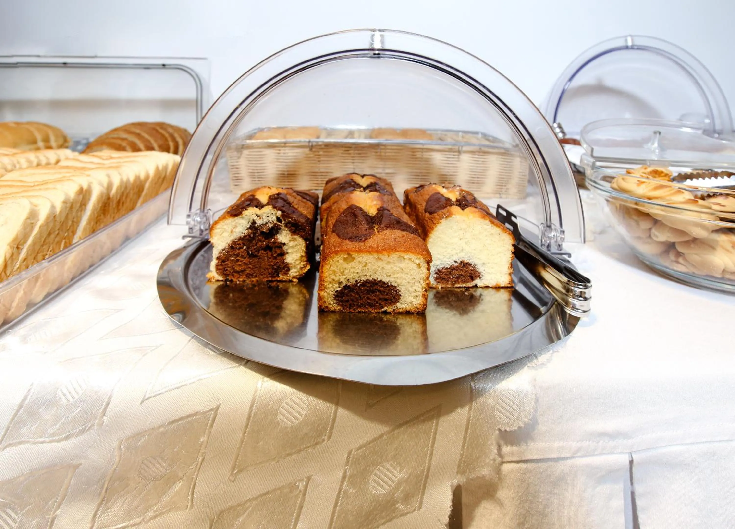 Food and drinks in Hotel Astron