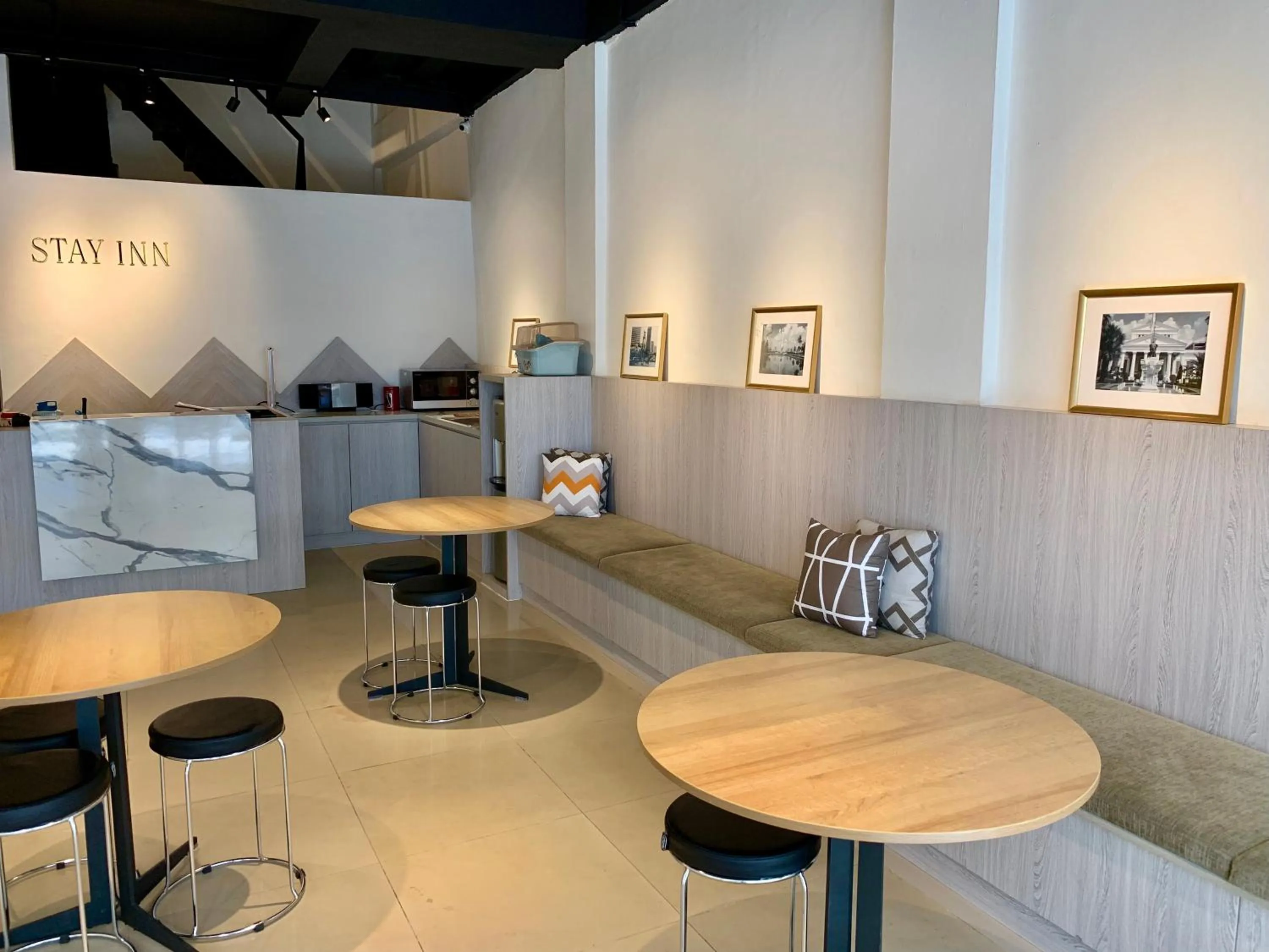 Seating area in Stay Inn Hostel Jakarta