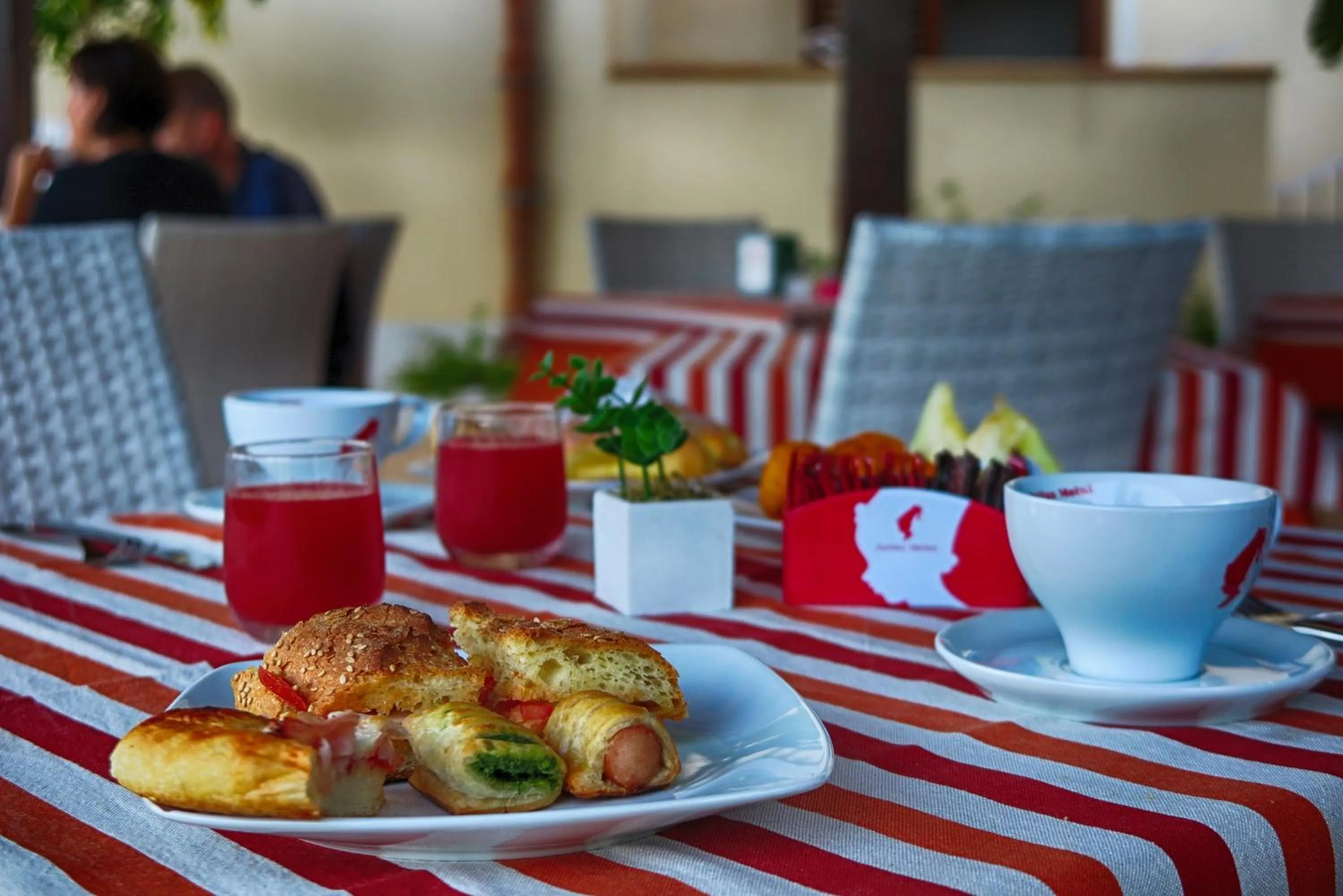 Buffet breakfast in Trigrana Vacanze Hotel