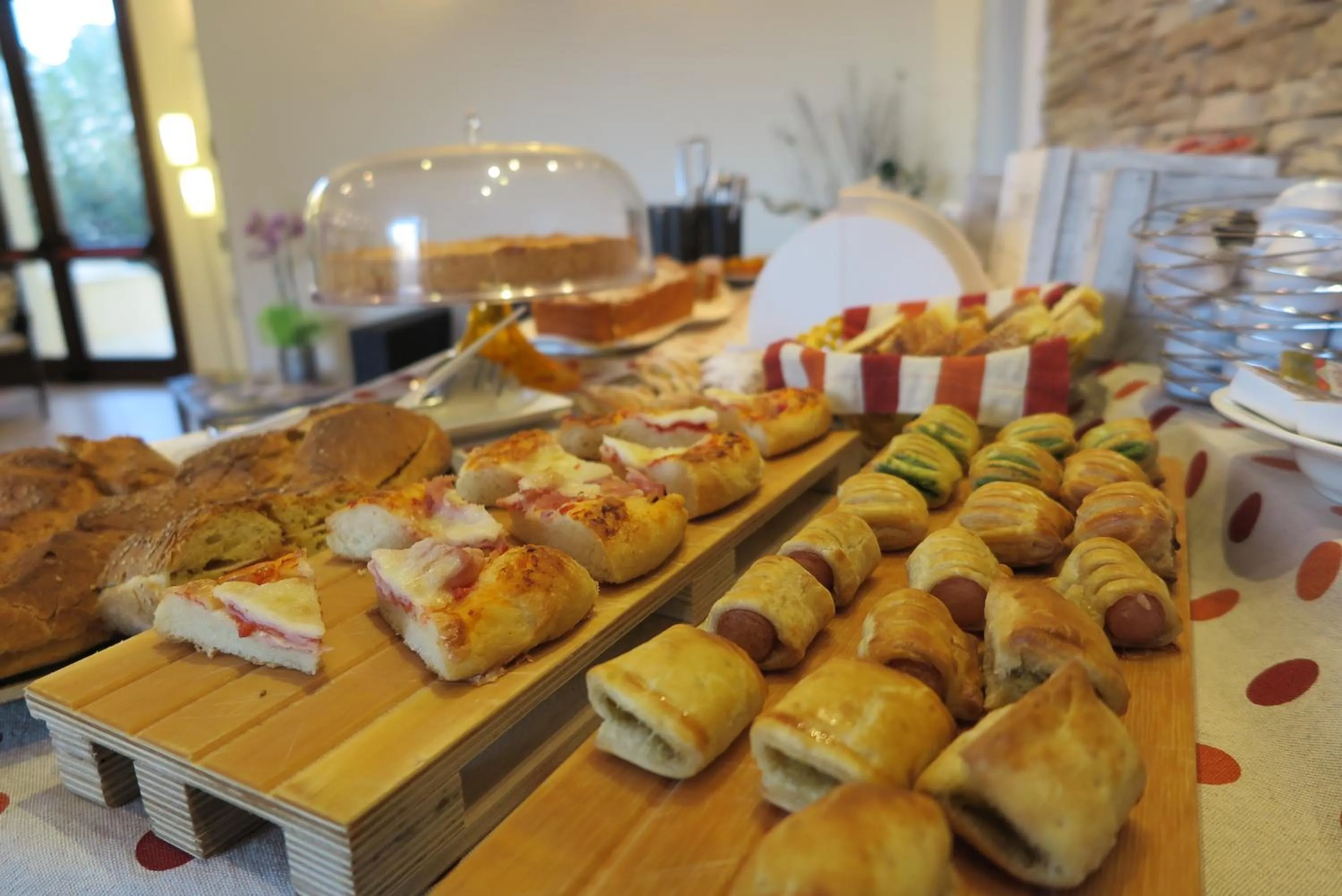 Buffet breakfast in Trigrana Vacanze Hotel