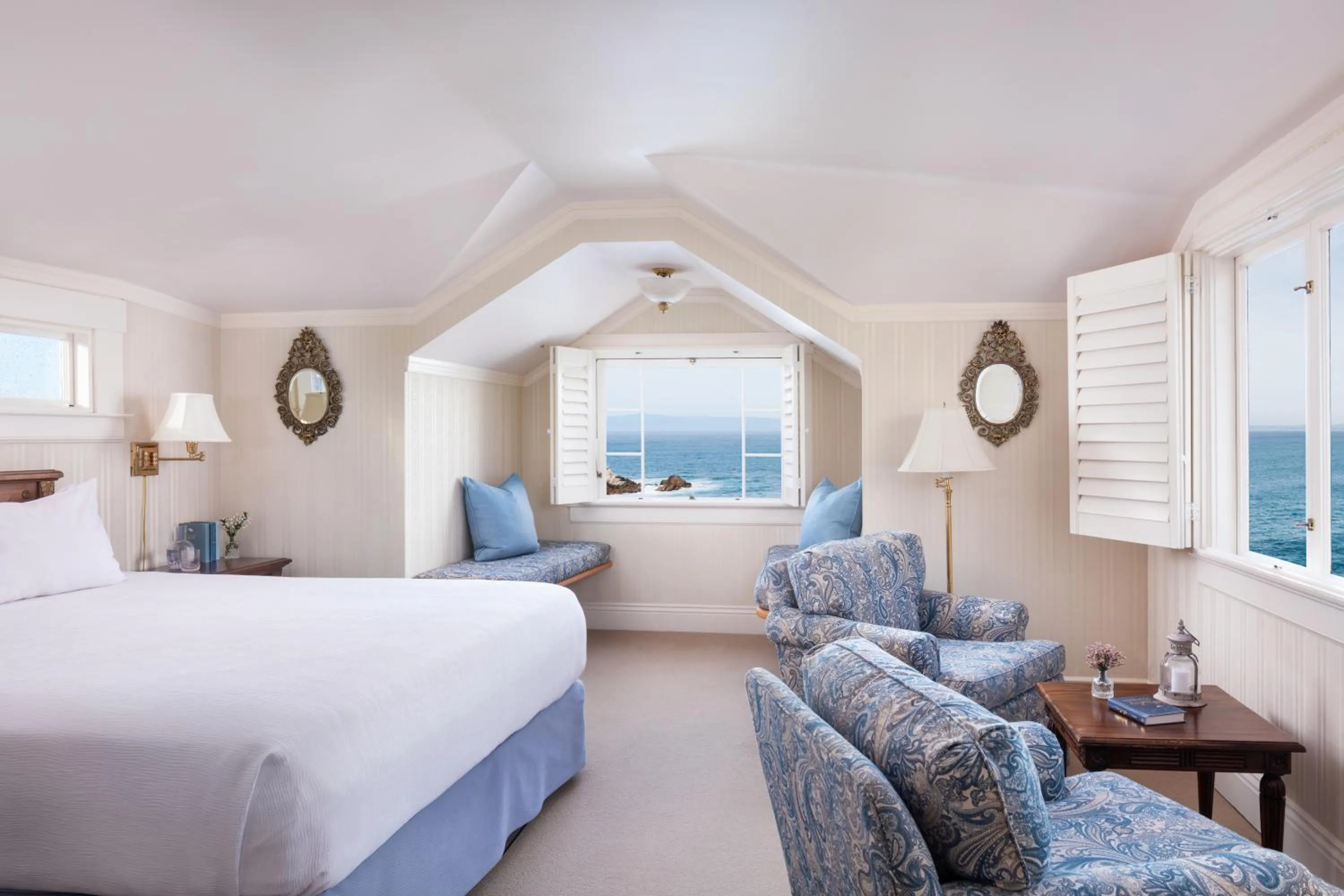 Bed in Seven Gables Inn on Monterey Bay, A Kirkwood Collection Hotel