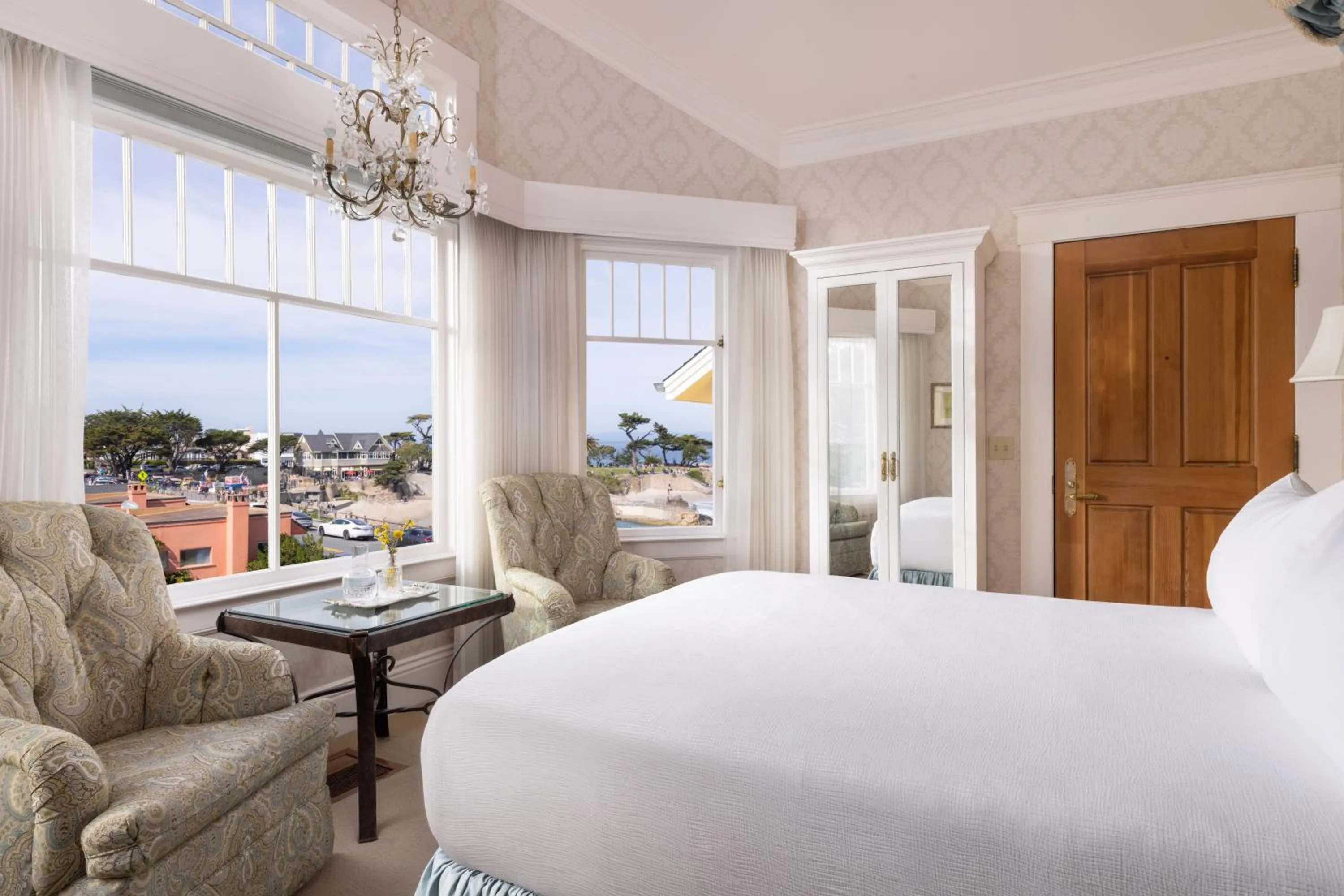 Bed in Seven Gables Inn on Monterey Bay, A Kirkwood Collection Hotel