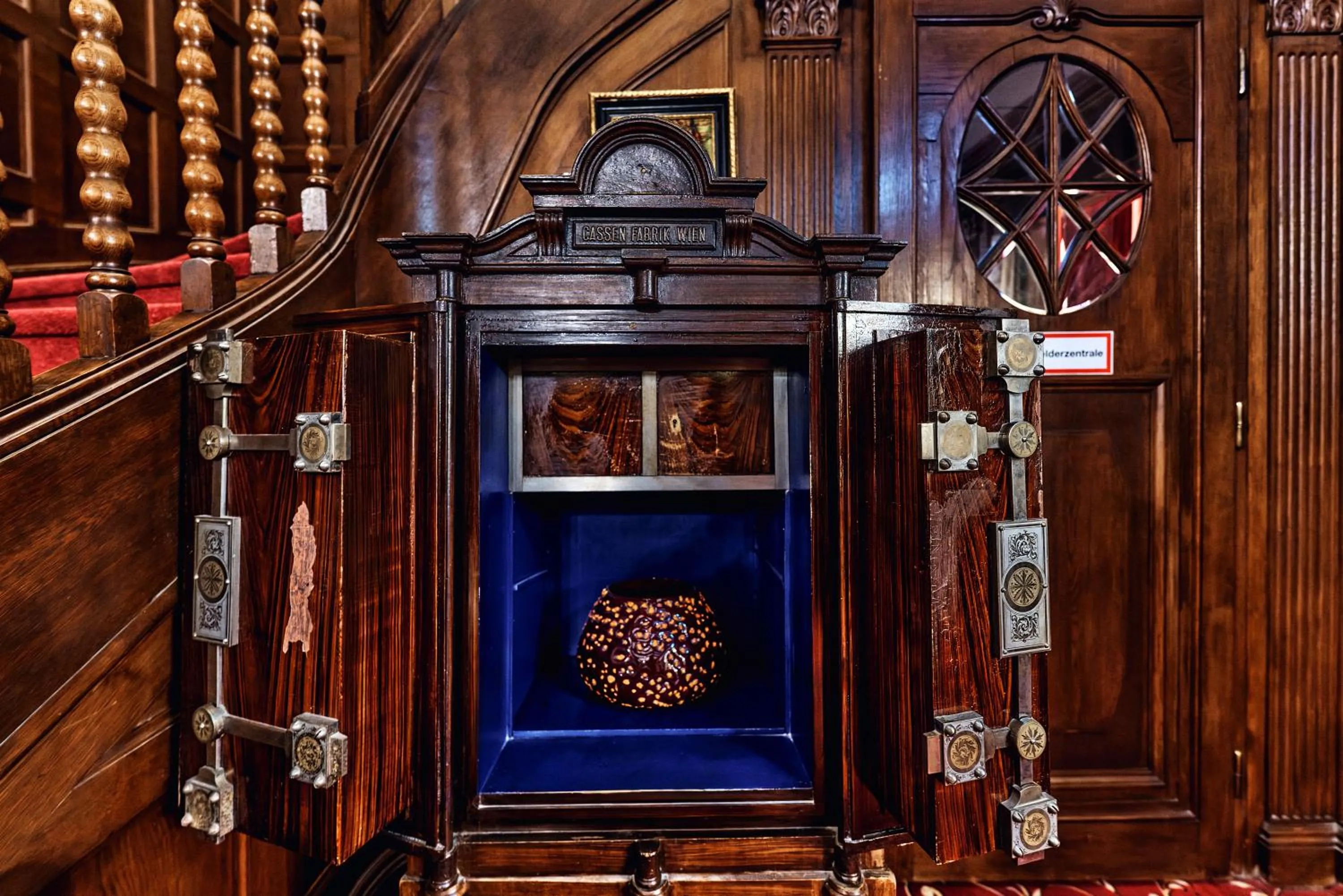 Decorative detail in Hotel Pension Baron am Schottentor