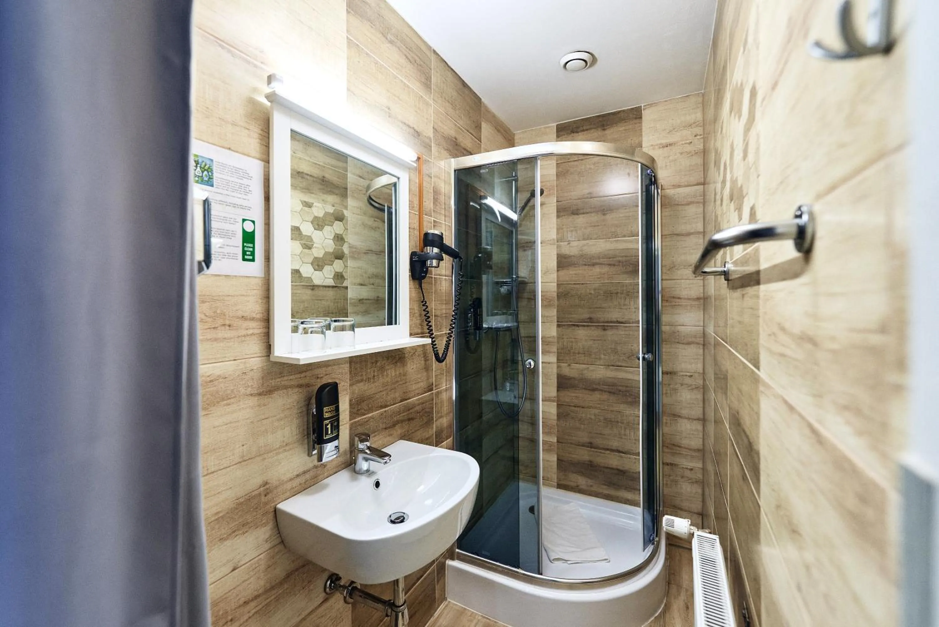 Bathroom in Hotel Pension Baron am Schottentor