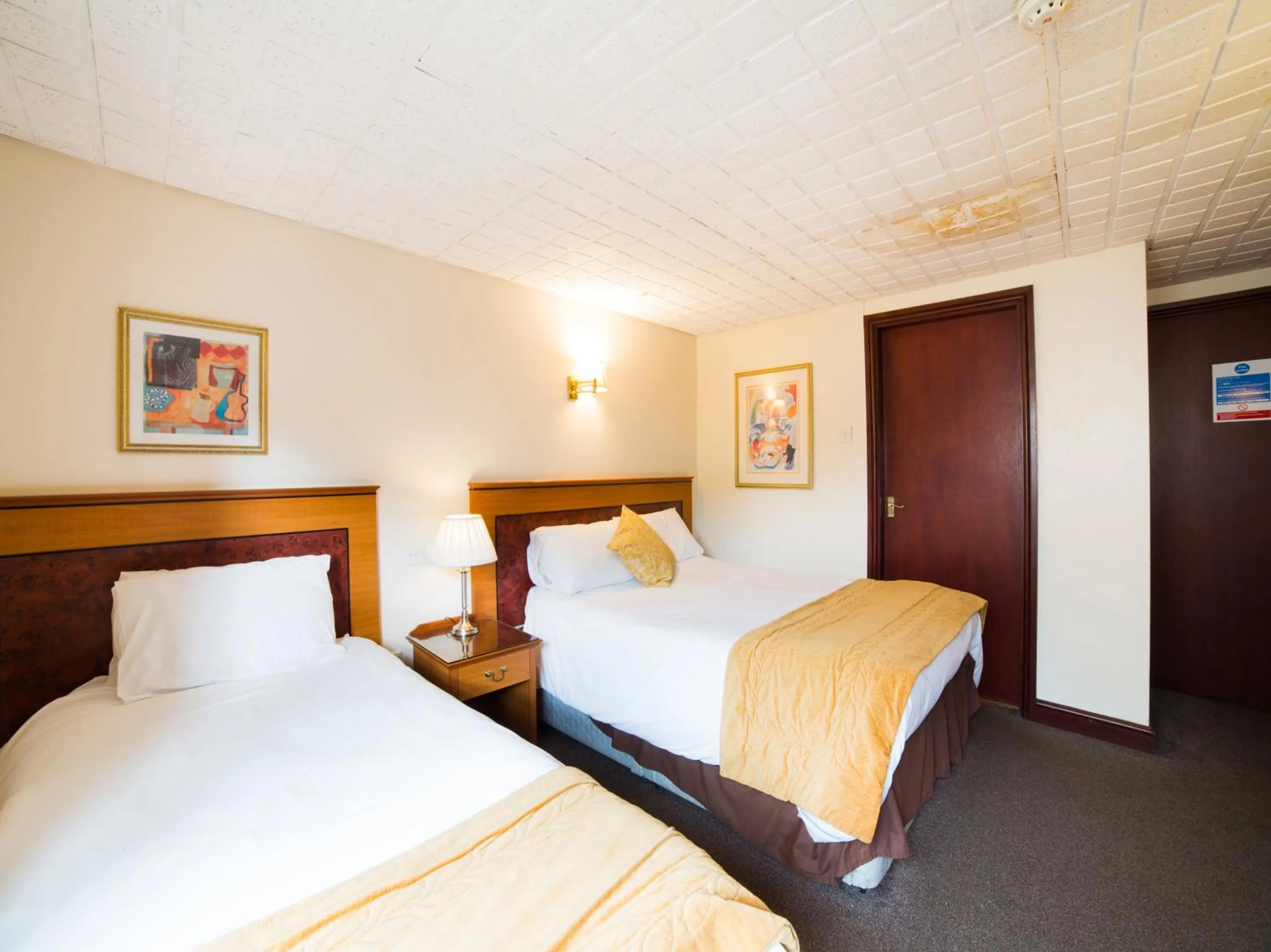 Bed in The Whistle and Flute