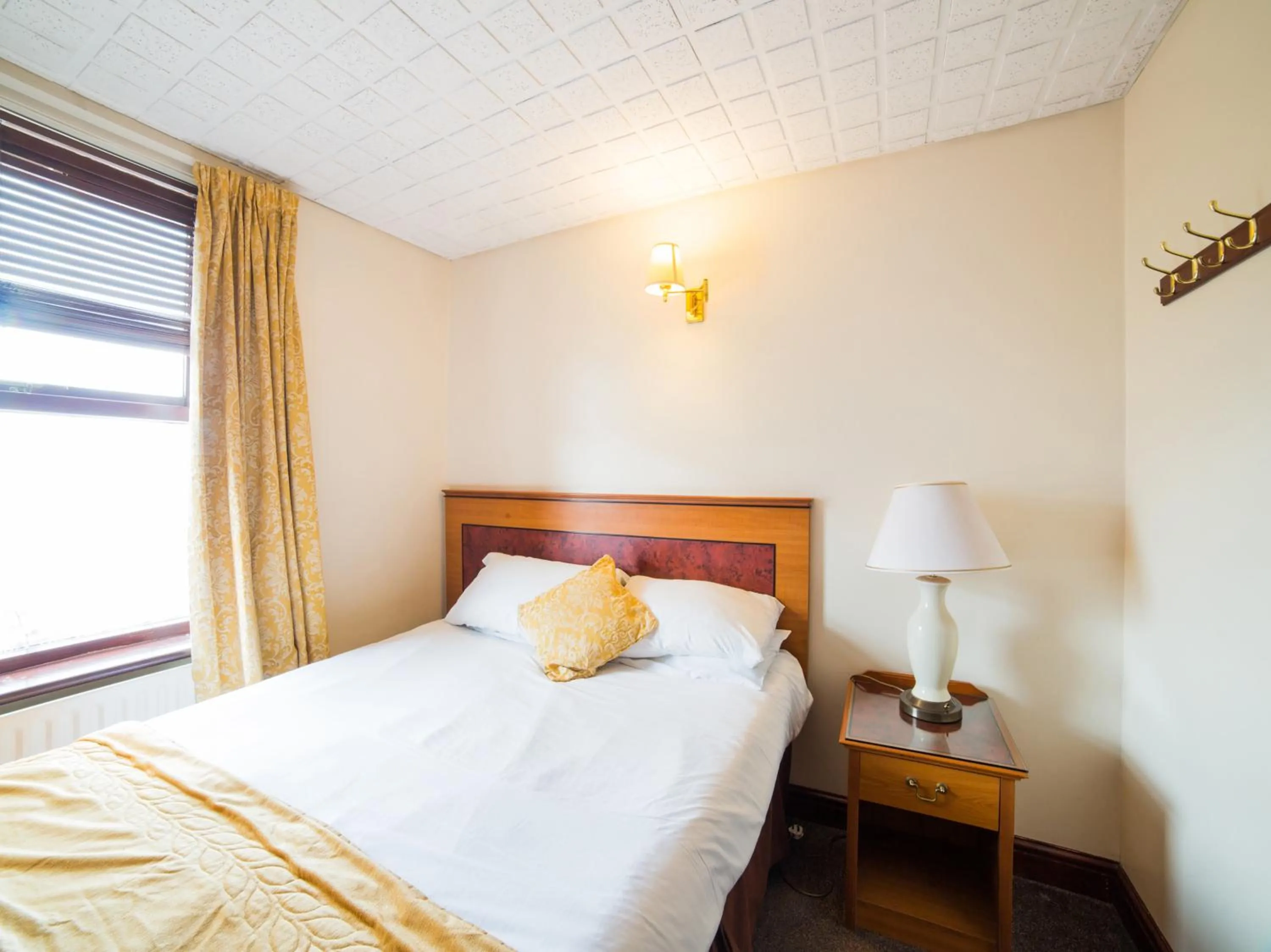 Bed in The Whistle and Flute