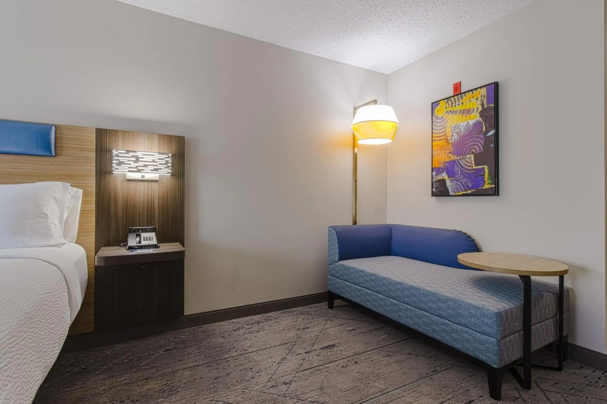 Photo of the whole room, Bed in Holiday Inn Express Hartford-Newington by IHG
