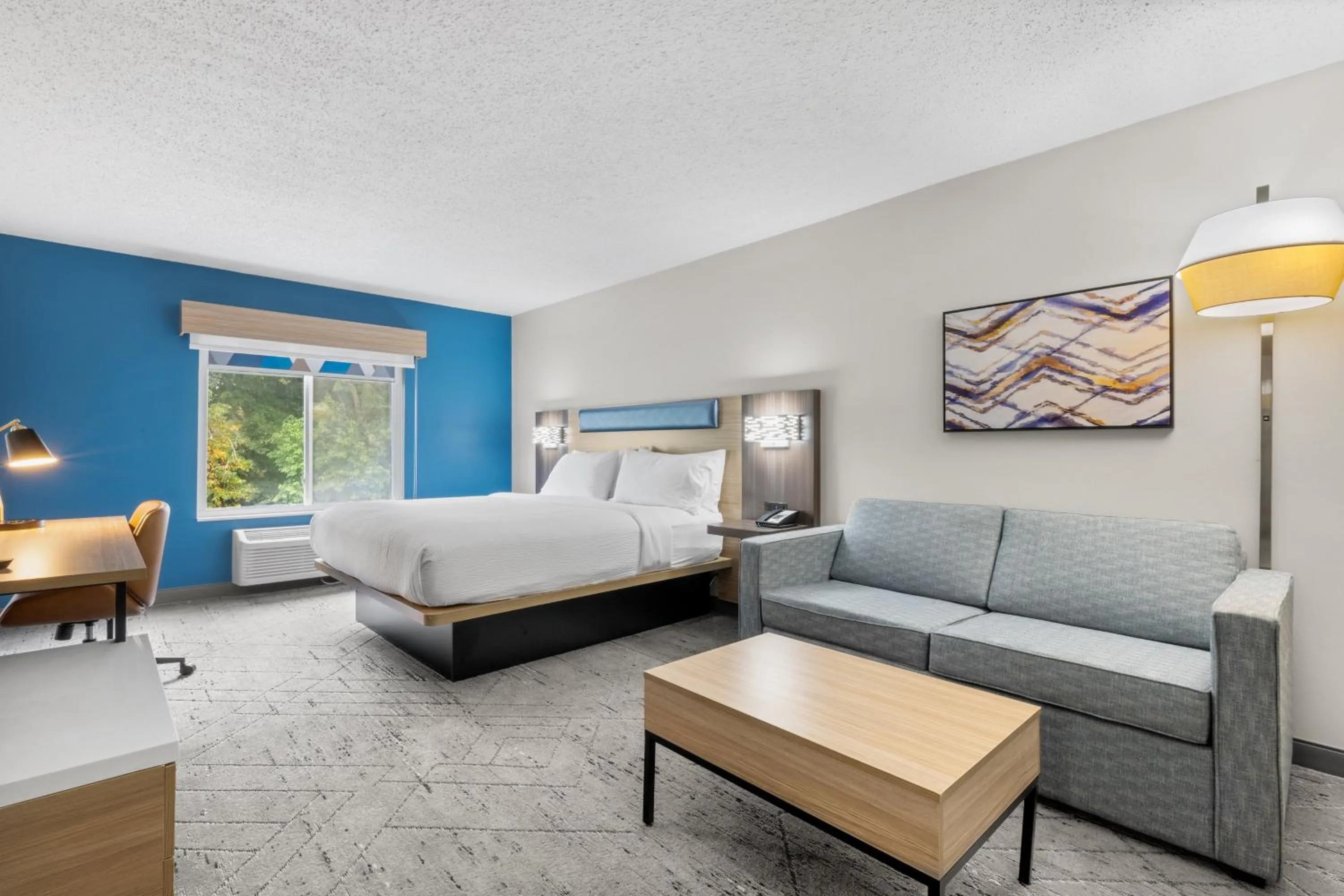 Photo of the whole room, Bed in Holiday Inn Express Hartford-Newington by IHG