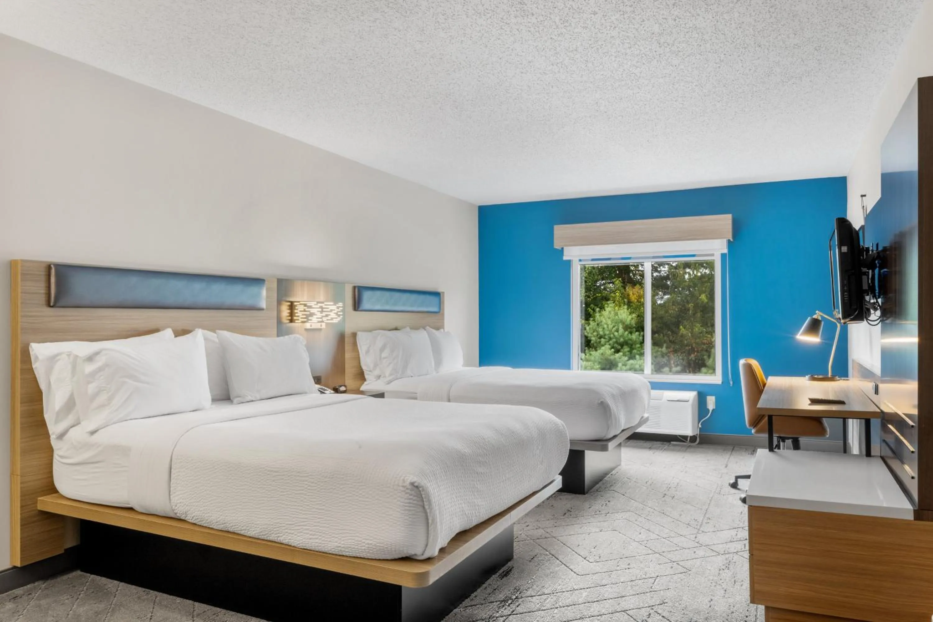 Photo of the whole room, Bed in Holiday Inn Express Hartford-Newington by IHG