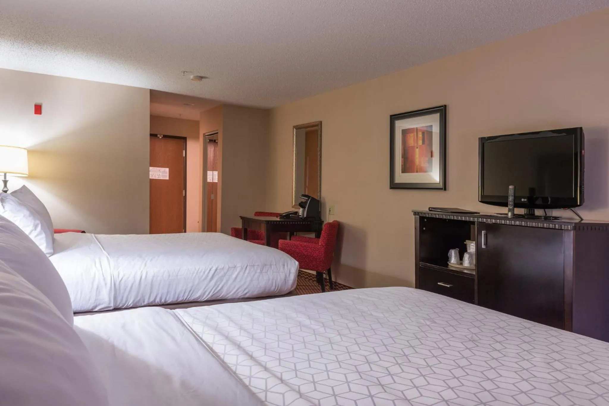 Photo of the whole room, Bed in Holiday Inn Express Hartford-Newington by IHG