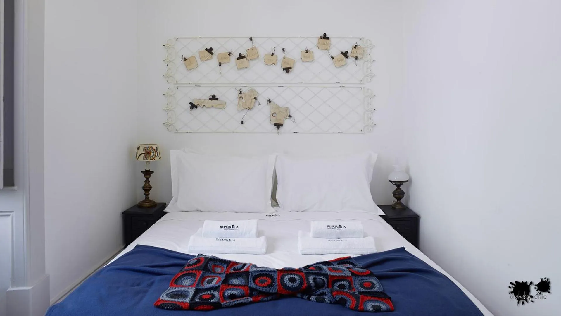 Decorative detail, Bed in República Guest House