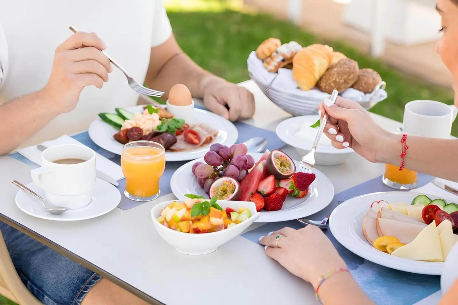 Food and drinks in Alianthos Estate Resort - ex Alianthos Garden