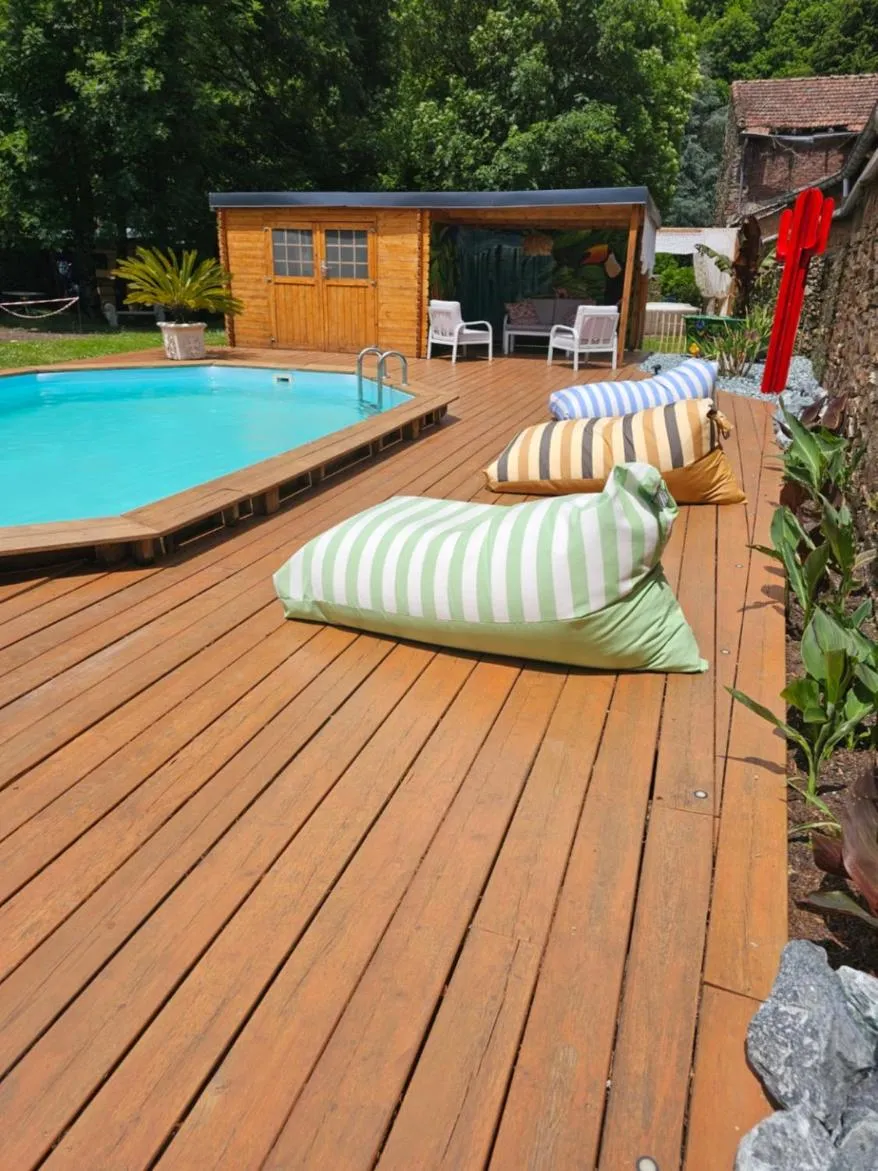 Swimming pool in Bastide du Thoré