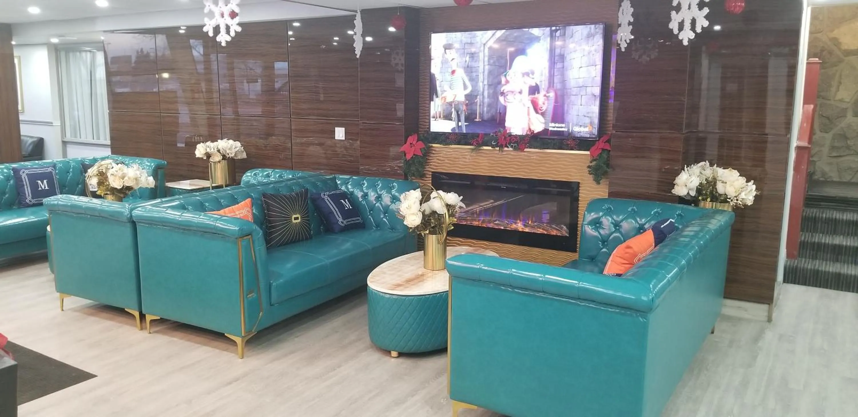 Lobby or reception in Baymont by Wyndham Montreal Airport